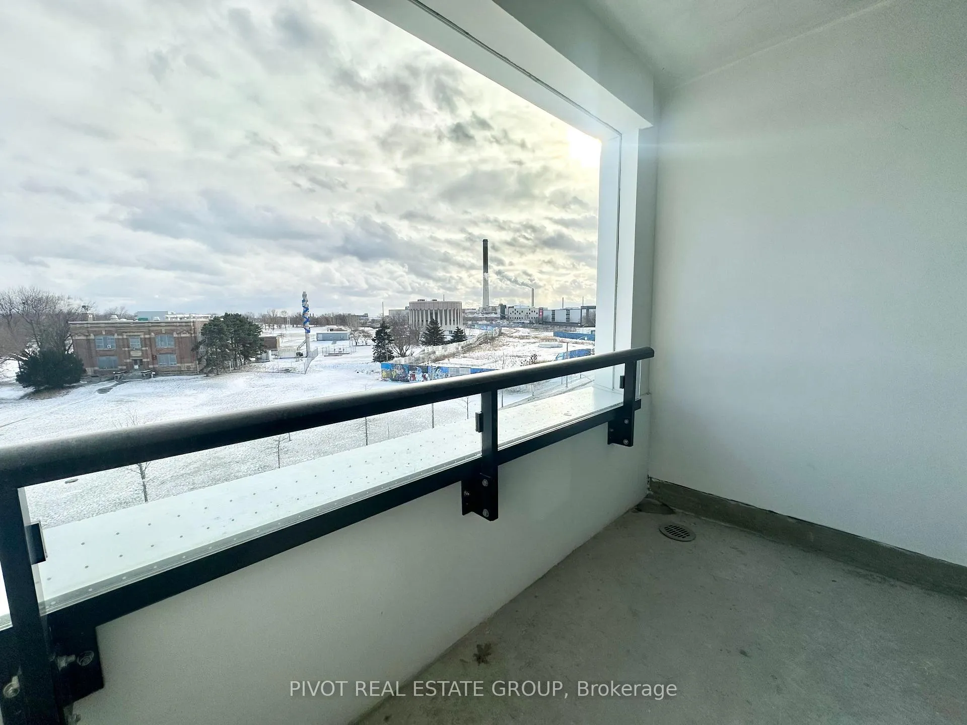 Photo 3 of Unit 411, 1050 Eastern Avenue, Toronto, The Beaches — HOMEH