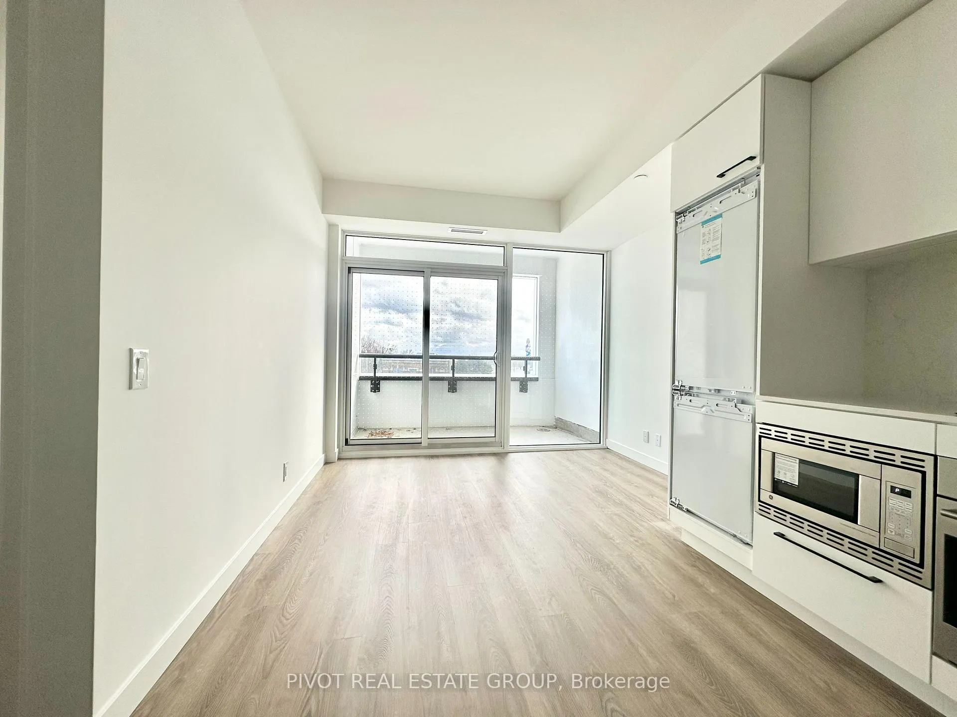 Photo 4 of Unit 411, 1050 Eastern Avenue, Toronto, The Beaches — HOMEH