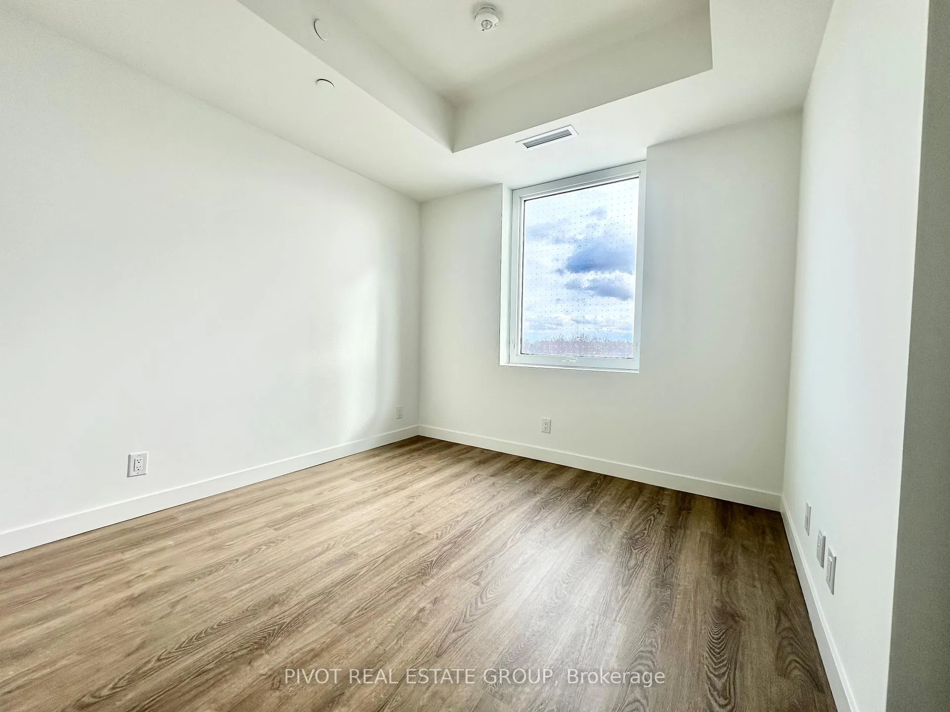 Photo 5 of Unit 411, 1050 Eastern Avenue, Toronto, The Beaches — HOMEH