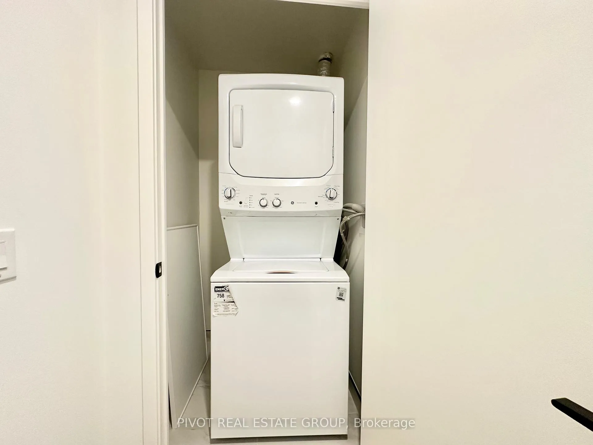 Photo 8 of Unit 411, 1050 Eastern Avenue, Toronto, The Beaches — HOMEH
