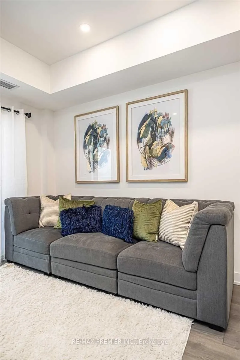 Photo 10 of Unit 210, 6 Spice Way, Barrie, Rural Barrie Southeast — HOMEH