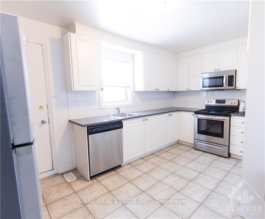 Photo 11 of Unit 3, 403 Peach Tree Lane, Ottawa, Viscount Alexander Park — HOMEH