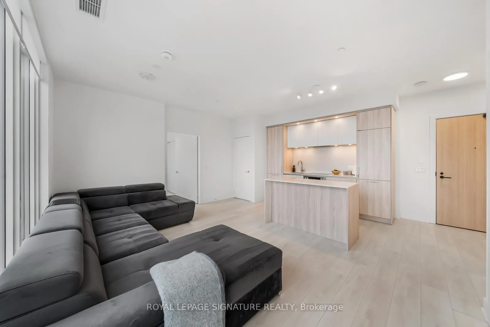 Photo 2 of Unit 1909, 35 Mercer Street, Toronto, Waterfront Communities — HOMEH