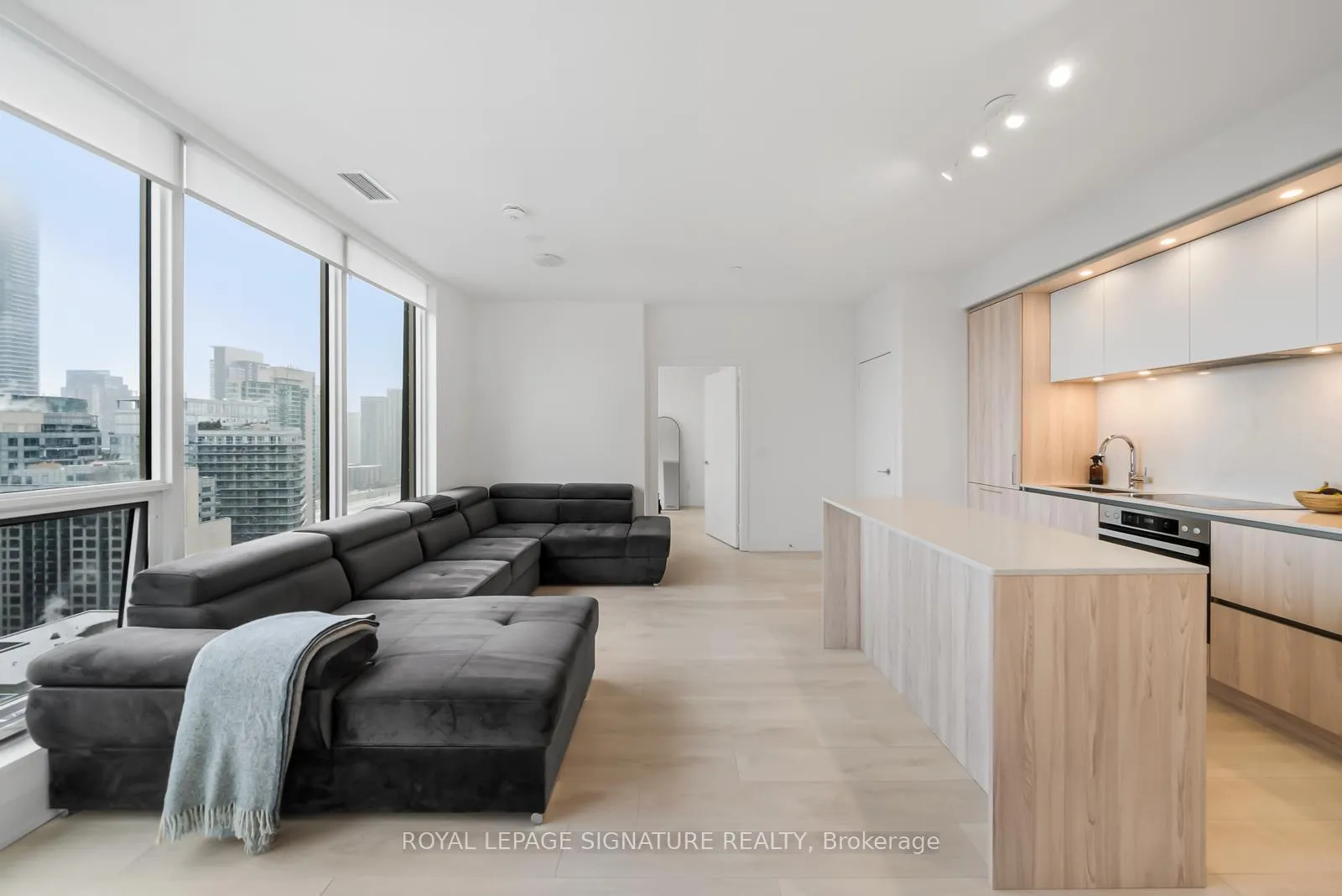 Photo 3 of Unit 1909, 35 Mercer Street, Toronto, Waterfront Communities — HOMEH