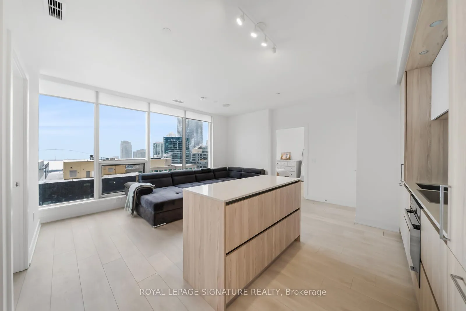 Photo 5 of Unit 1909, 35 Mercer Street, Toronto, Waterfront Communities — HOMEH