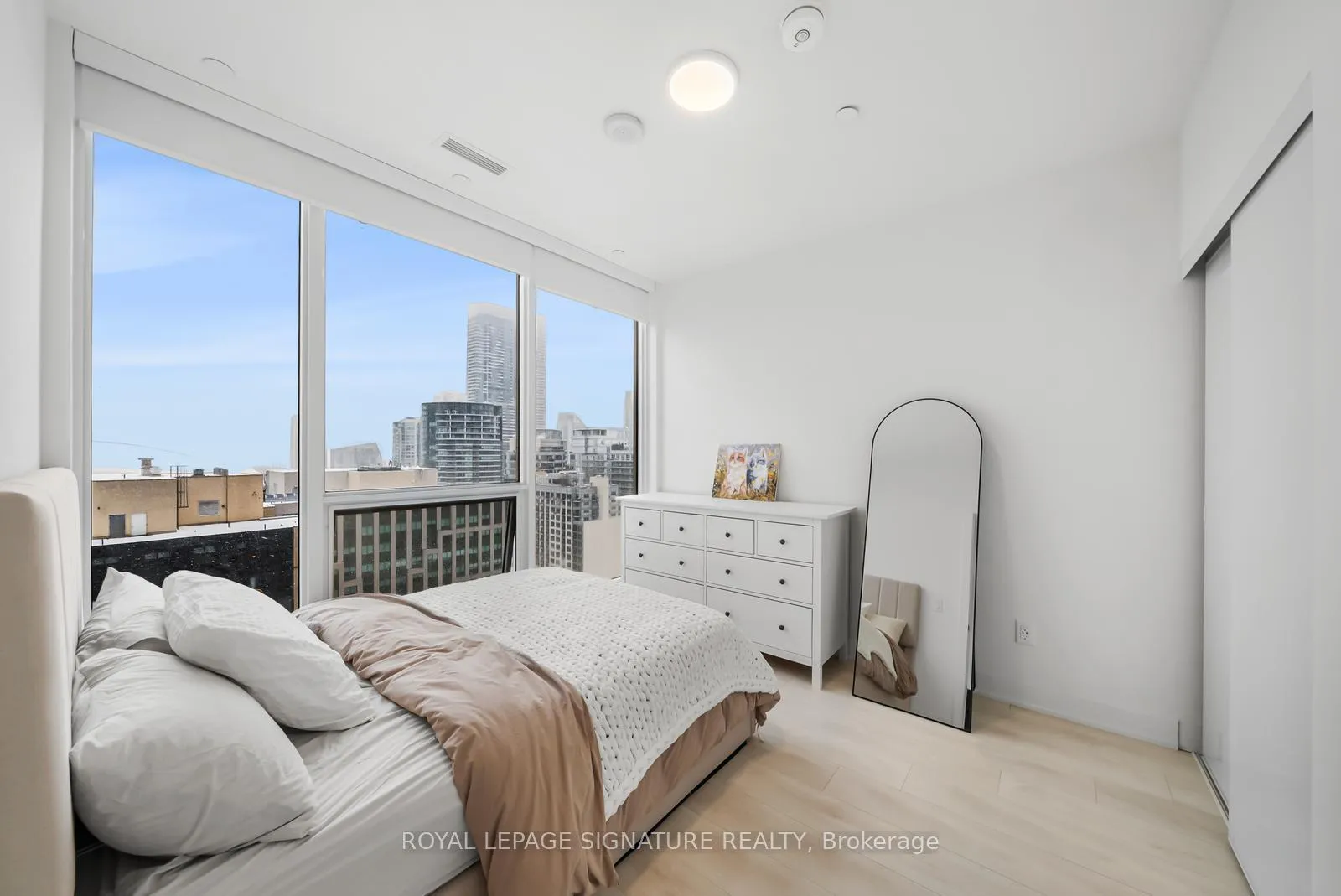 Photo 6 of Unit 1909, 35 Mercer Street, Toronto, Waterfront Communities — HOMEH