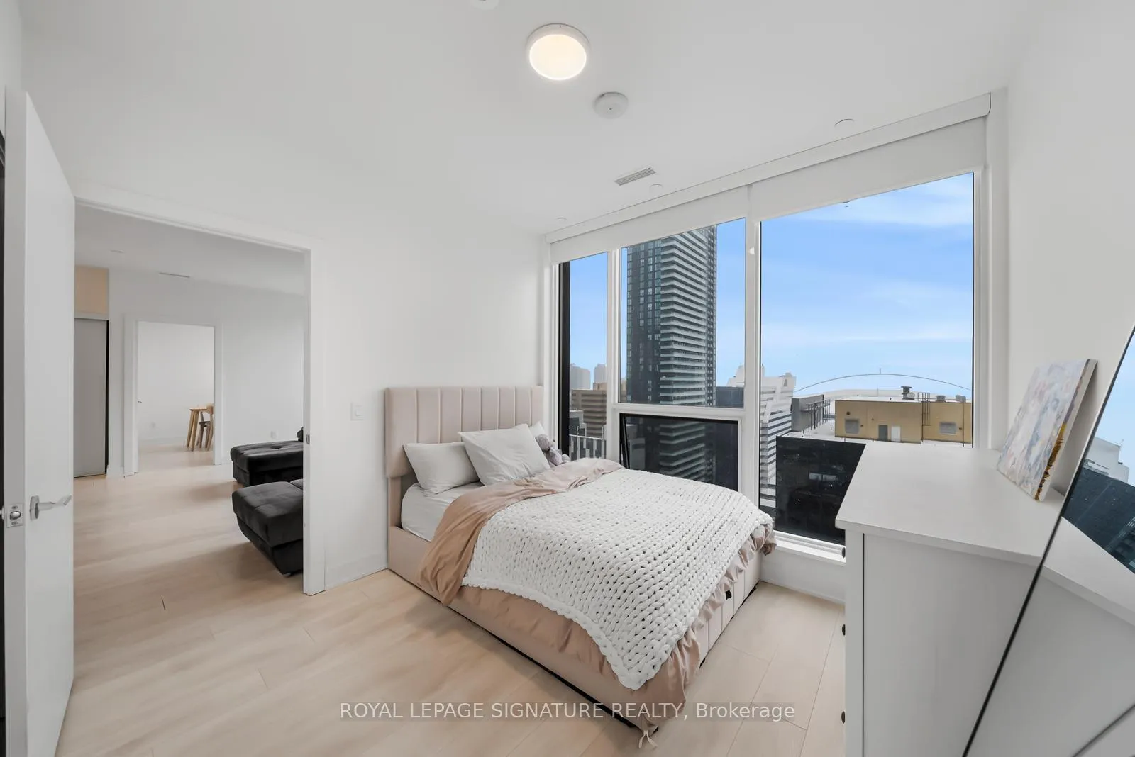 Photo 7 of Unit 1909, 35 Mercer Street, Toronto, Waterfront Communities — HOMEH