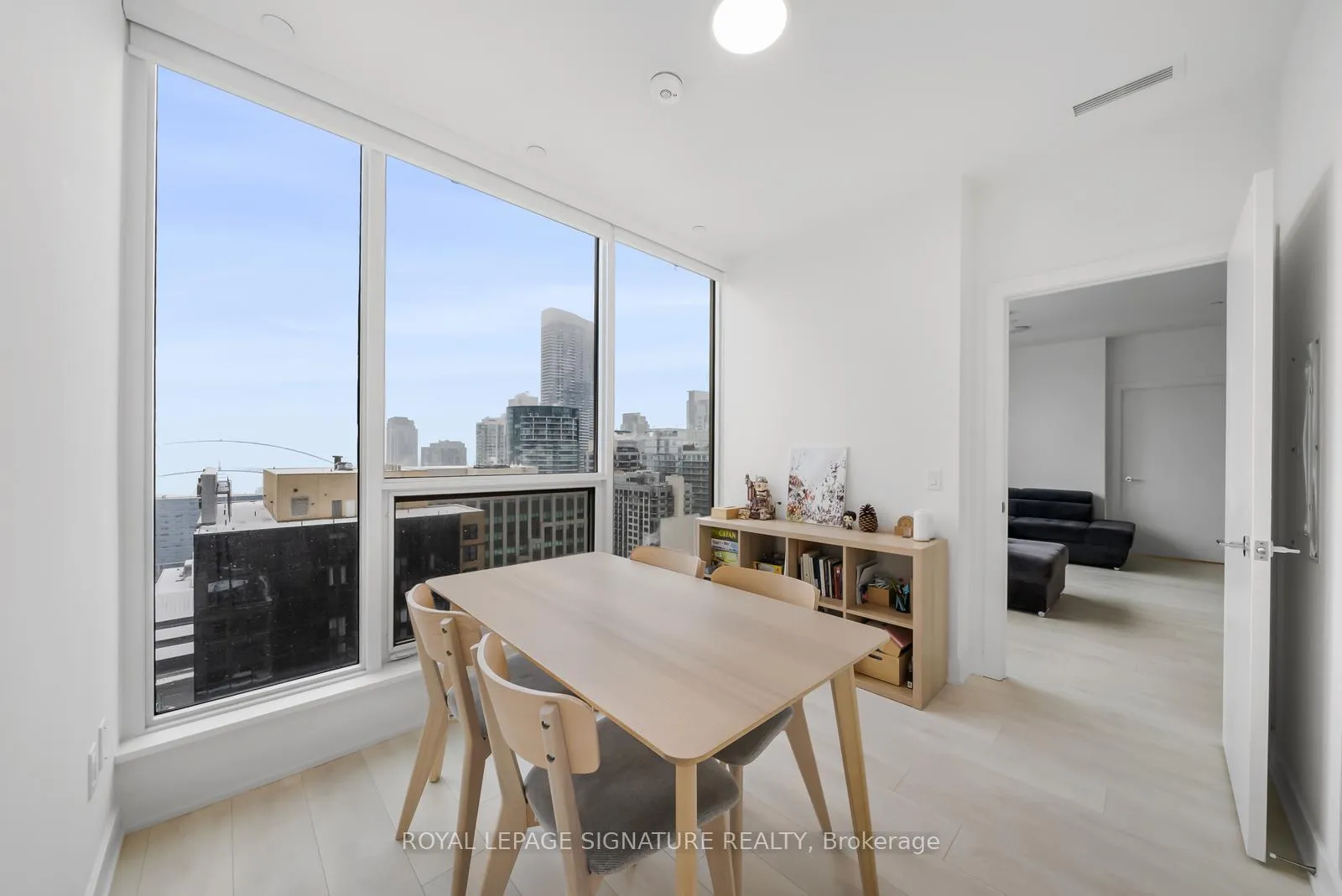 Photo 11 of Unit 1909, 35 Mercer Street, Toronto, Waterfront Communities — HOMEH