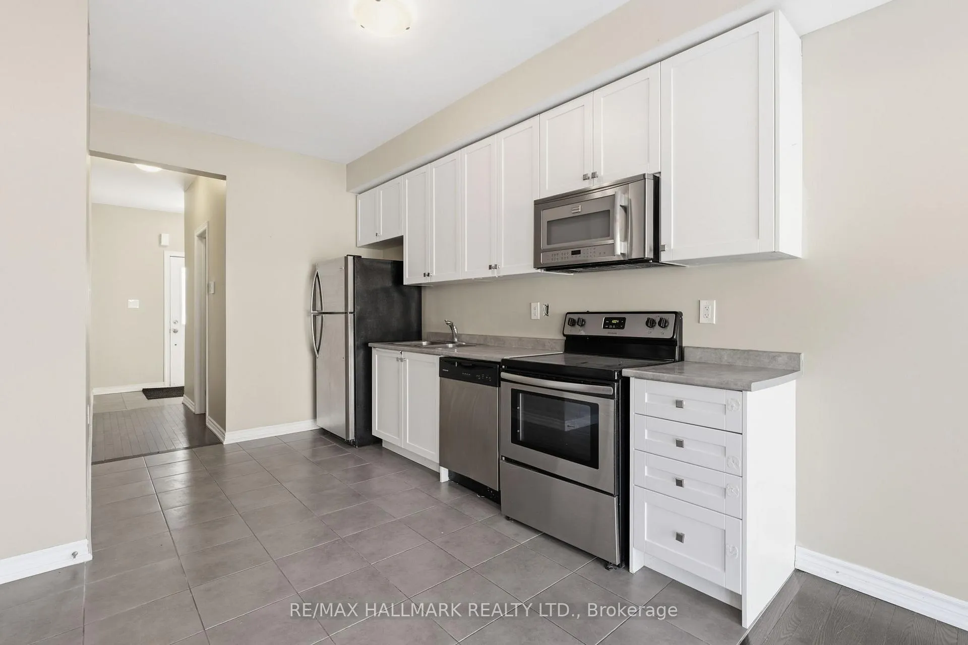 Photo 7 of 38 Deneb Street, Barrie, Ardagh — HOMEH
