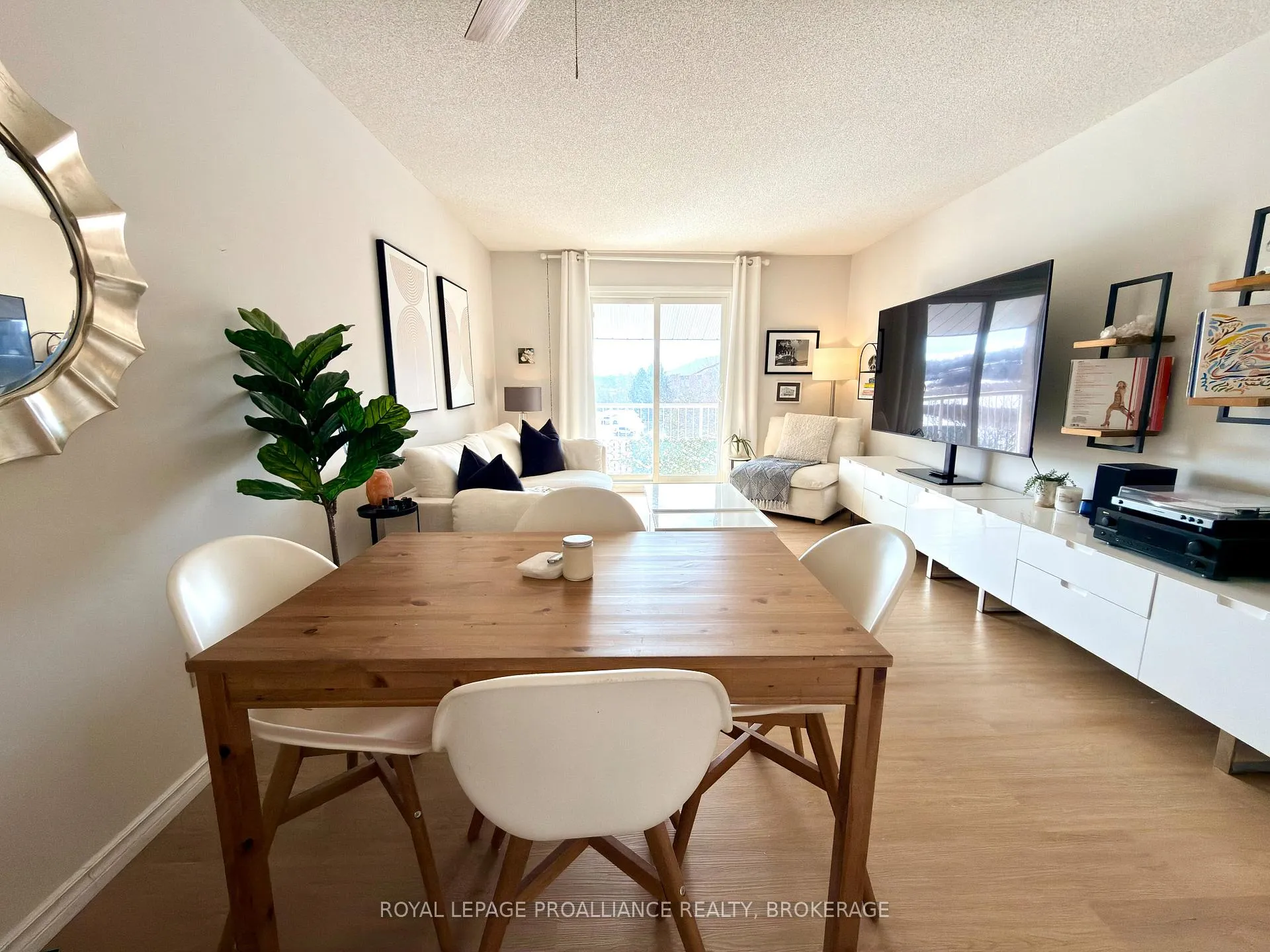 Photo 5 of Unit 411, 580 Armstrong Road, Kingston, East Gardiners Rd — HOMEH
