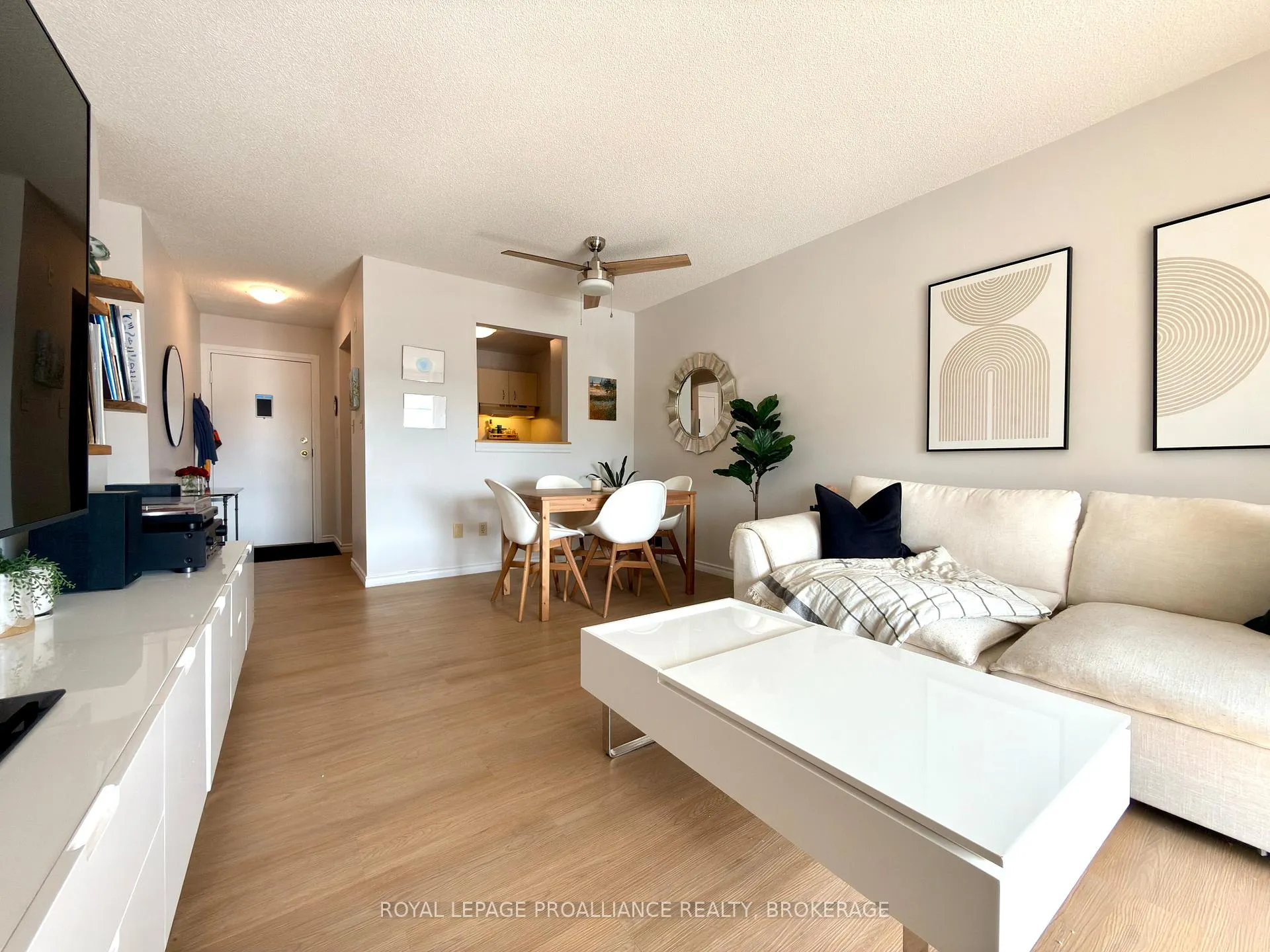 Photo 8 of Unit 411, 580 Armstrong Road, Kingston, East Gardiners Rd — HOMEH
