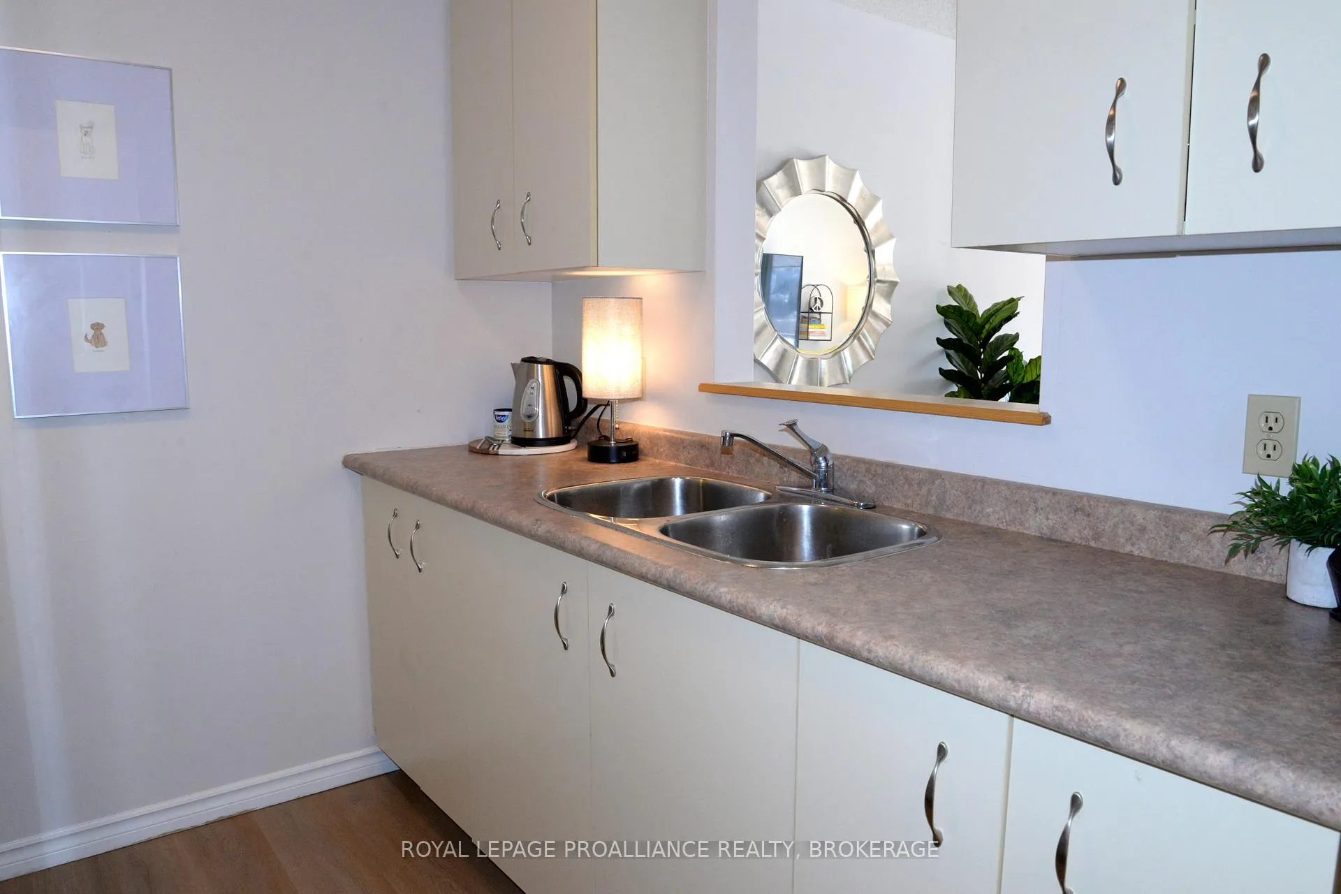 Photo 10 of Unit 411, 580 Armstrong Road, Kingston, East Gardiners Rd — HOMEH