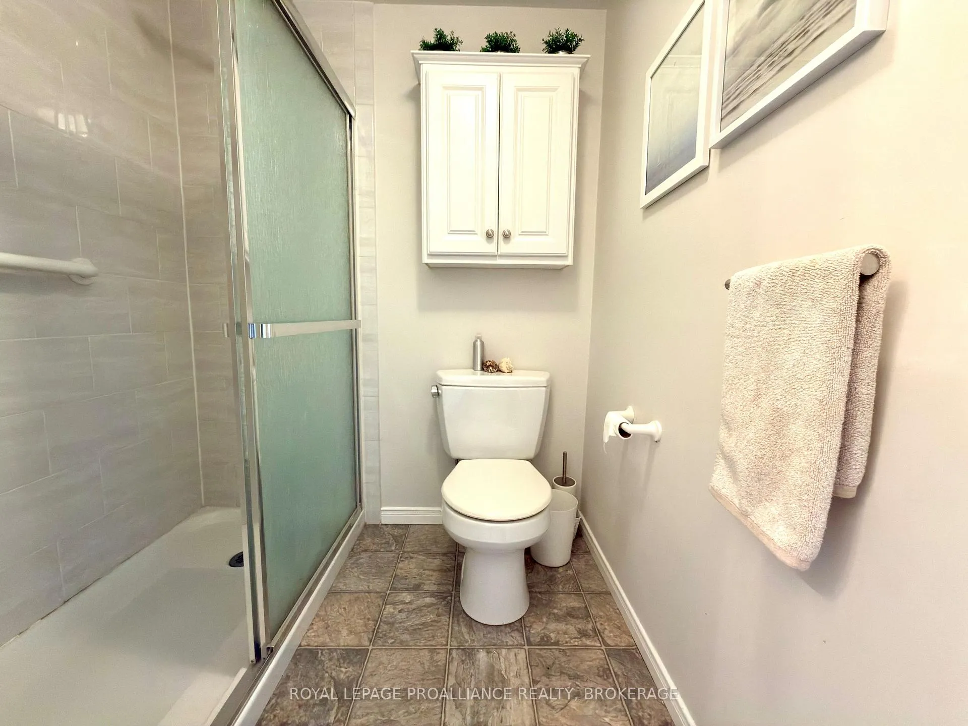 Photo 17 of Unit 411, 580 Armstrong Road, Kingston, East Gardiners Rd — HOMEH