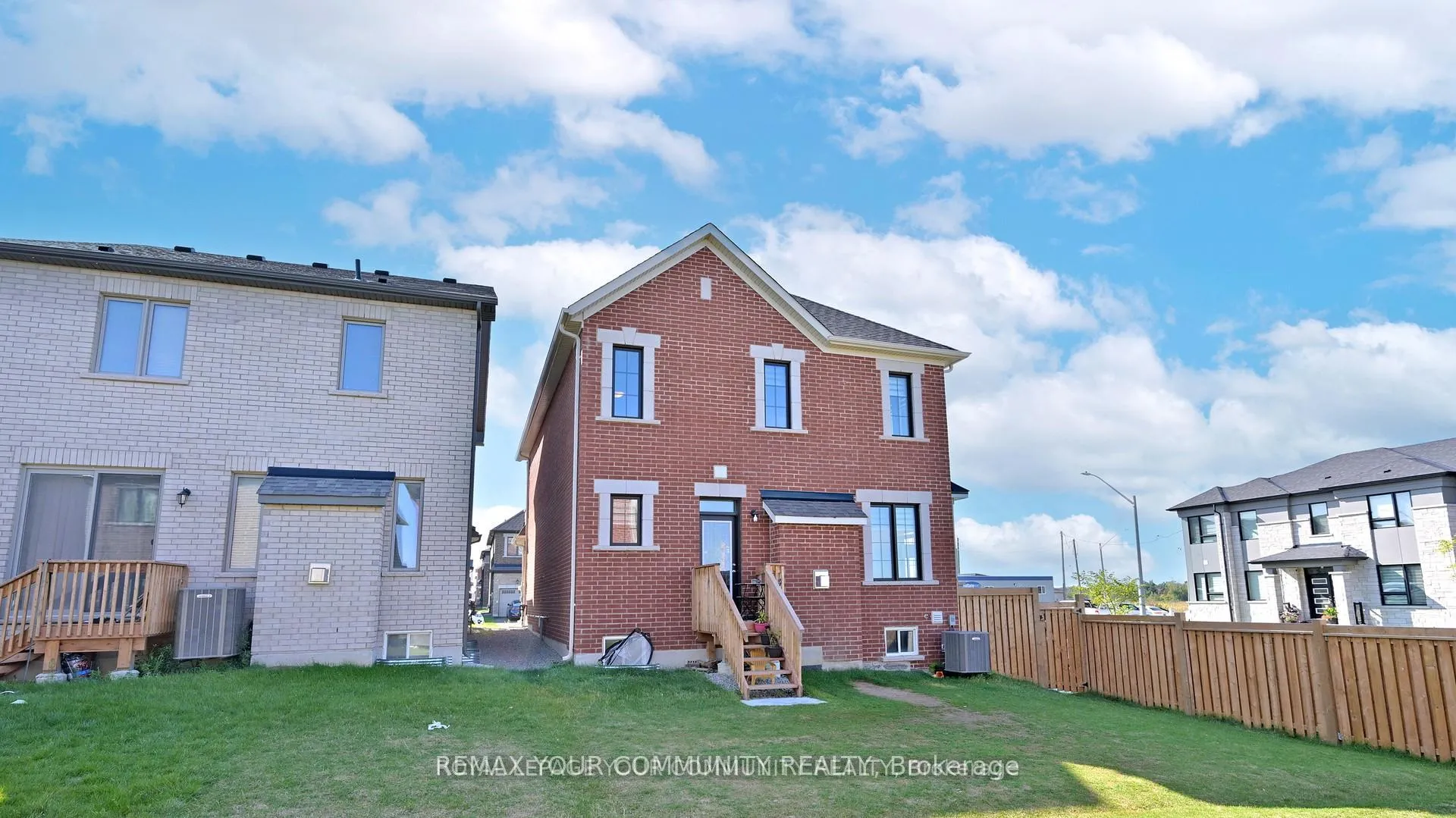 Photo 48 of 32 McBride Trail, Barrie, Rural Barrie Southeast — HOMEH