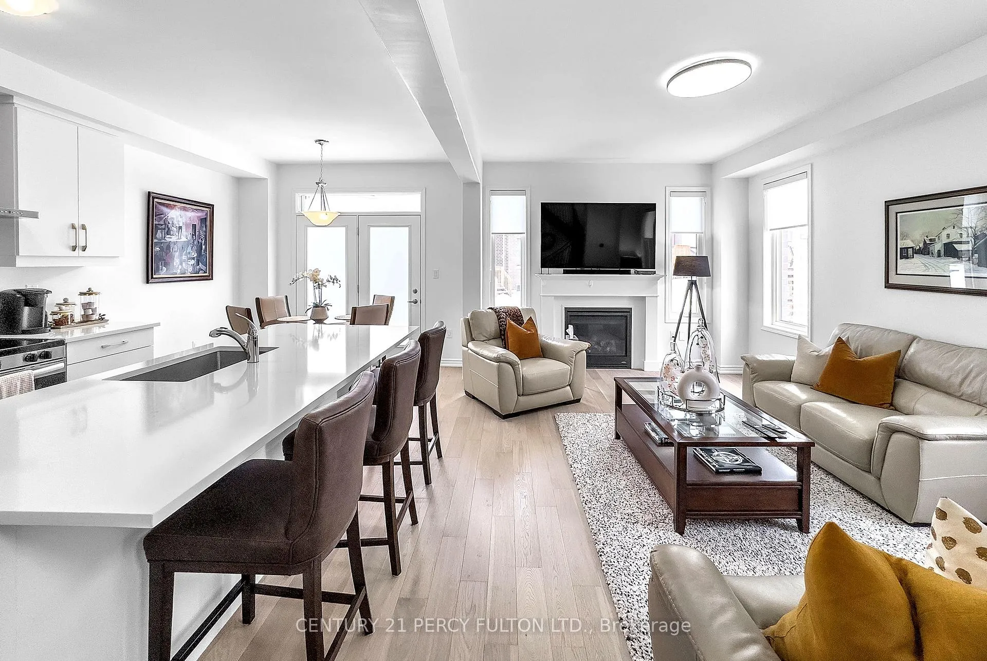 Photo 4 of 1453 Mockingbird Square, Pickering, Rural Pickering — HOMEH