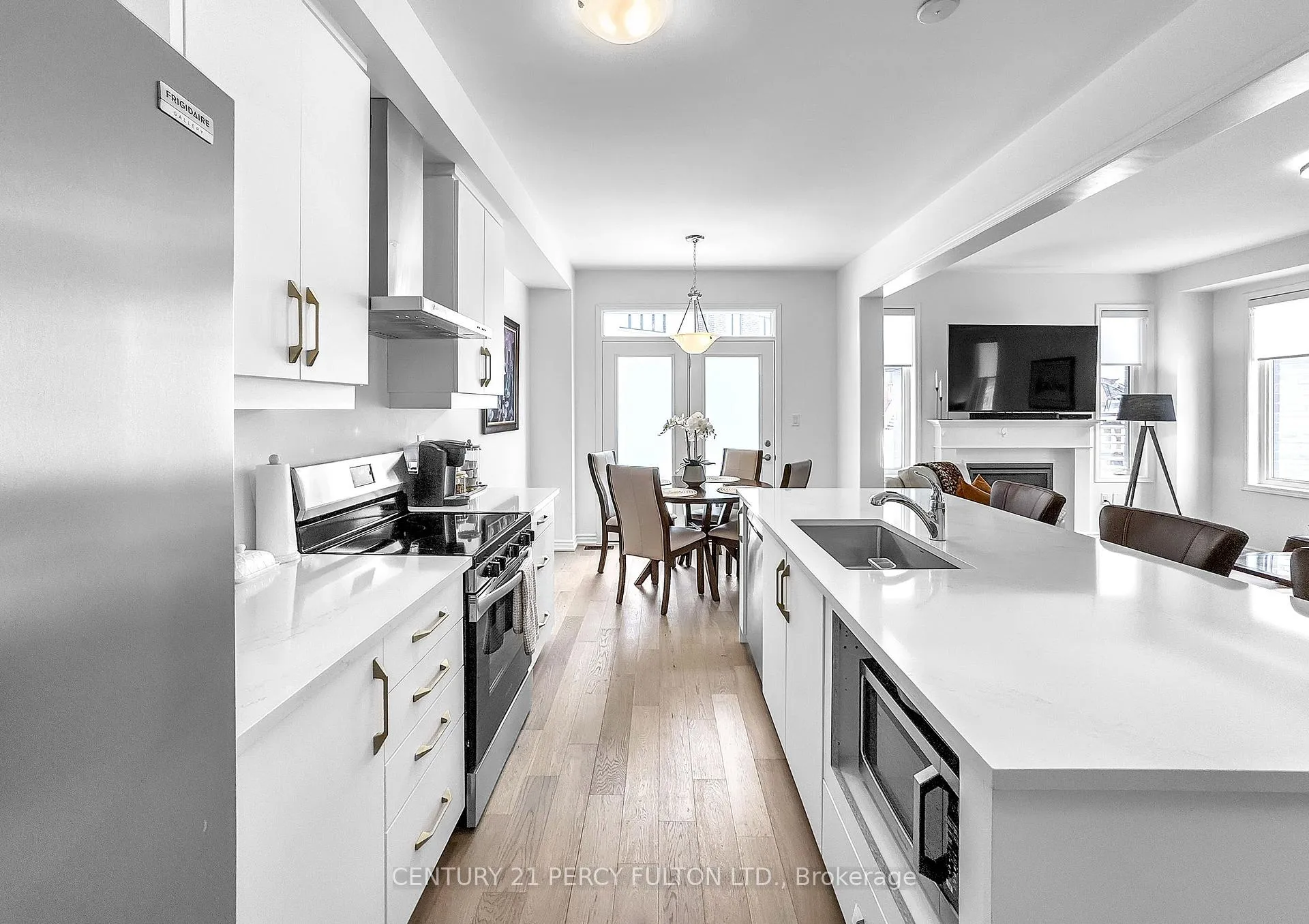 Photo 7 of 1453 Mockingbird Square, Pickering, Rural Pickering — HOMEH