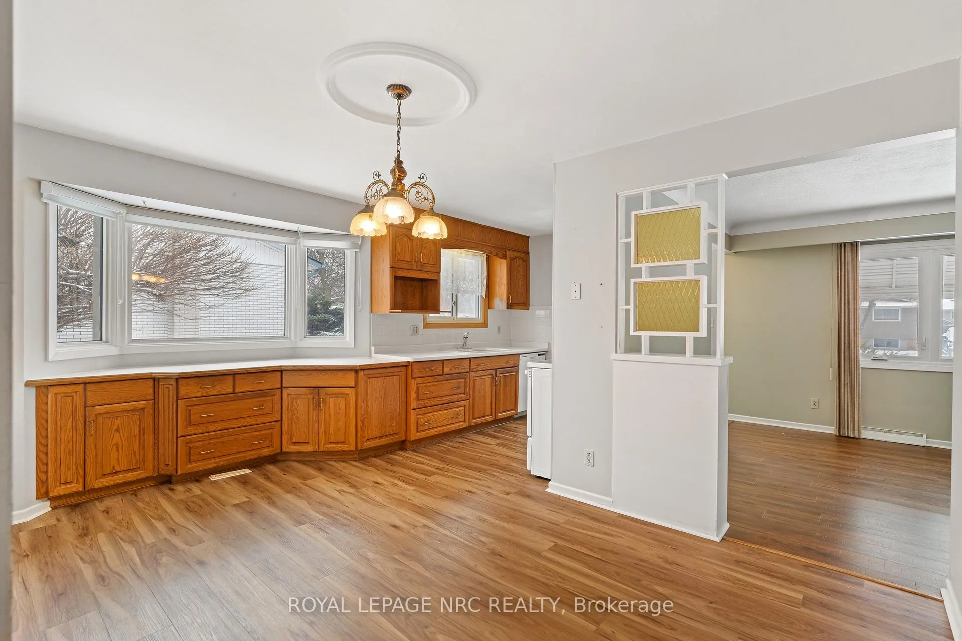 Photo 9 of 6 Brookbanks Drive N, St. Catharines, Lakeport — HOMEH