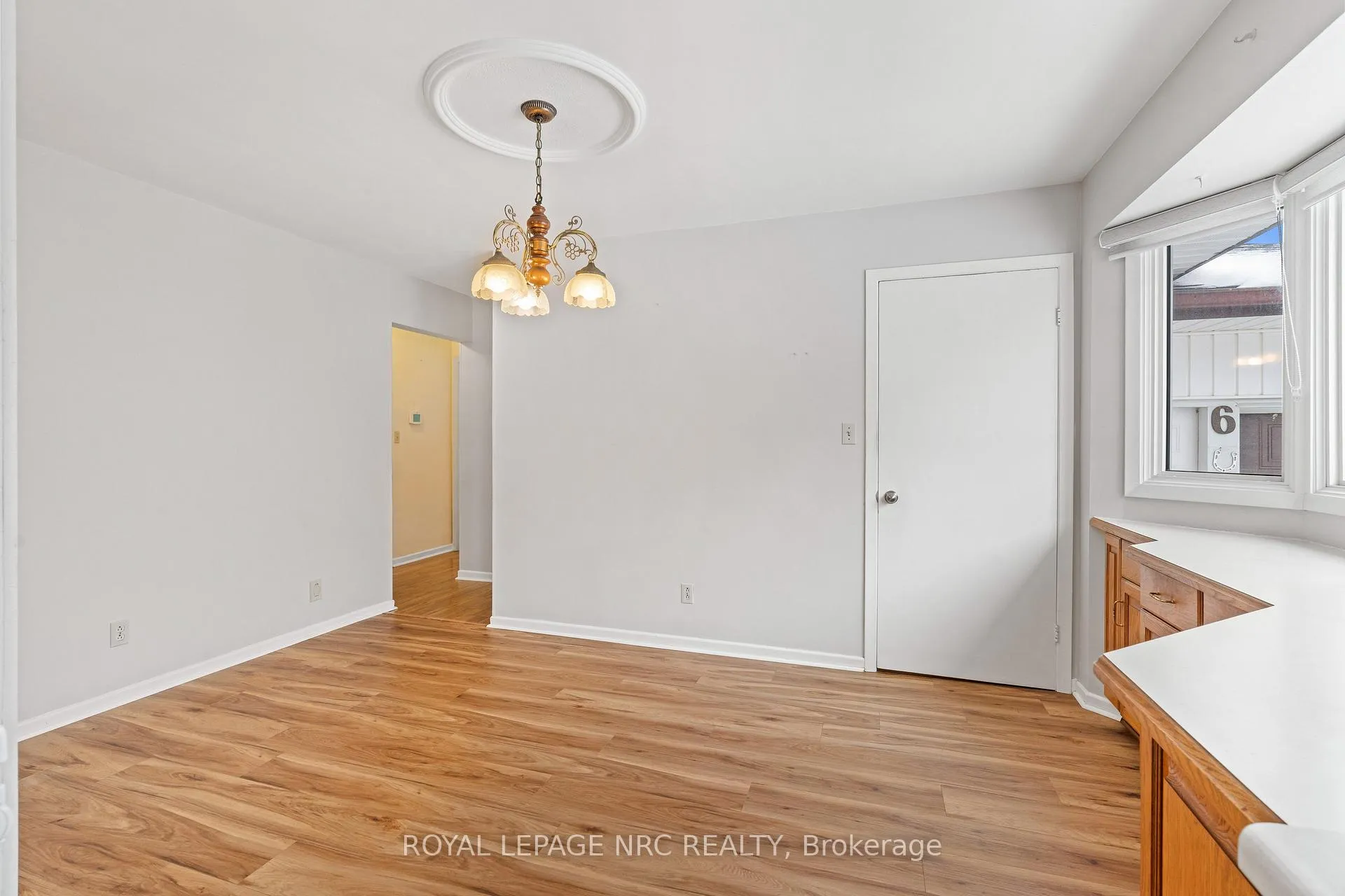 Photo 11 of 6 Brookbanks Drive N, St. Catharines, Lakeport — HOMEH