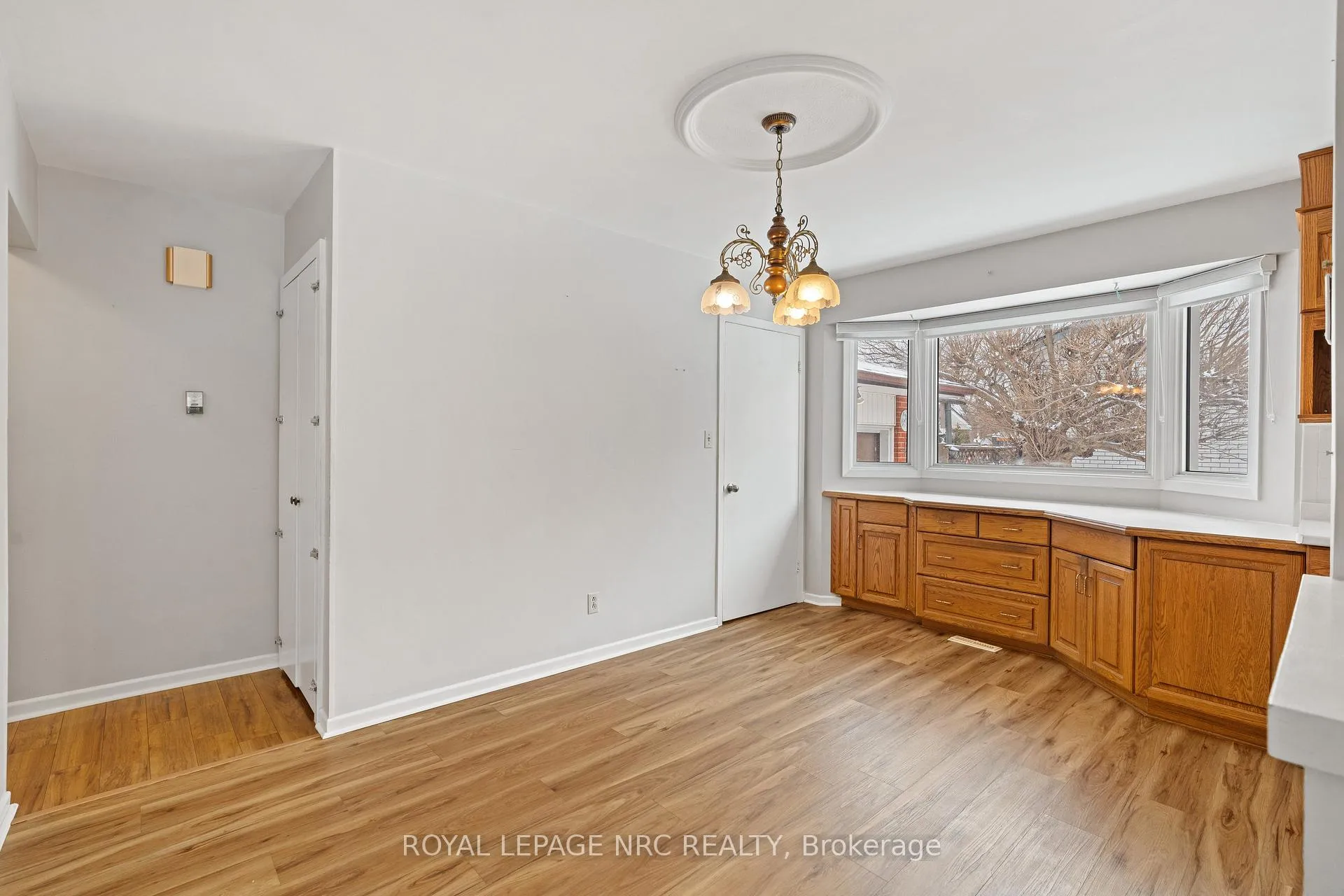 Photo 12 of 6 Brookbanks Drive N, St. Catharines, Lakeport — HOMEH