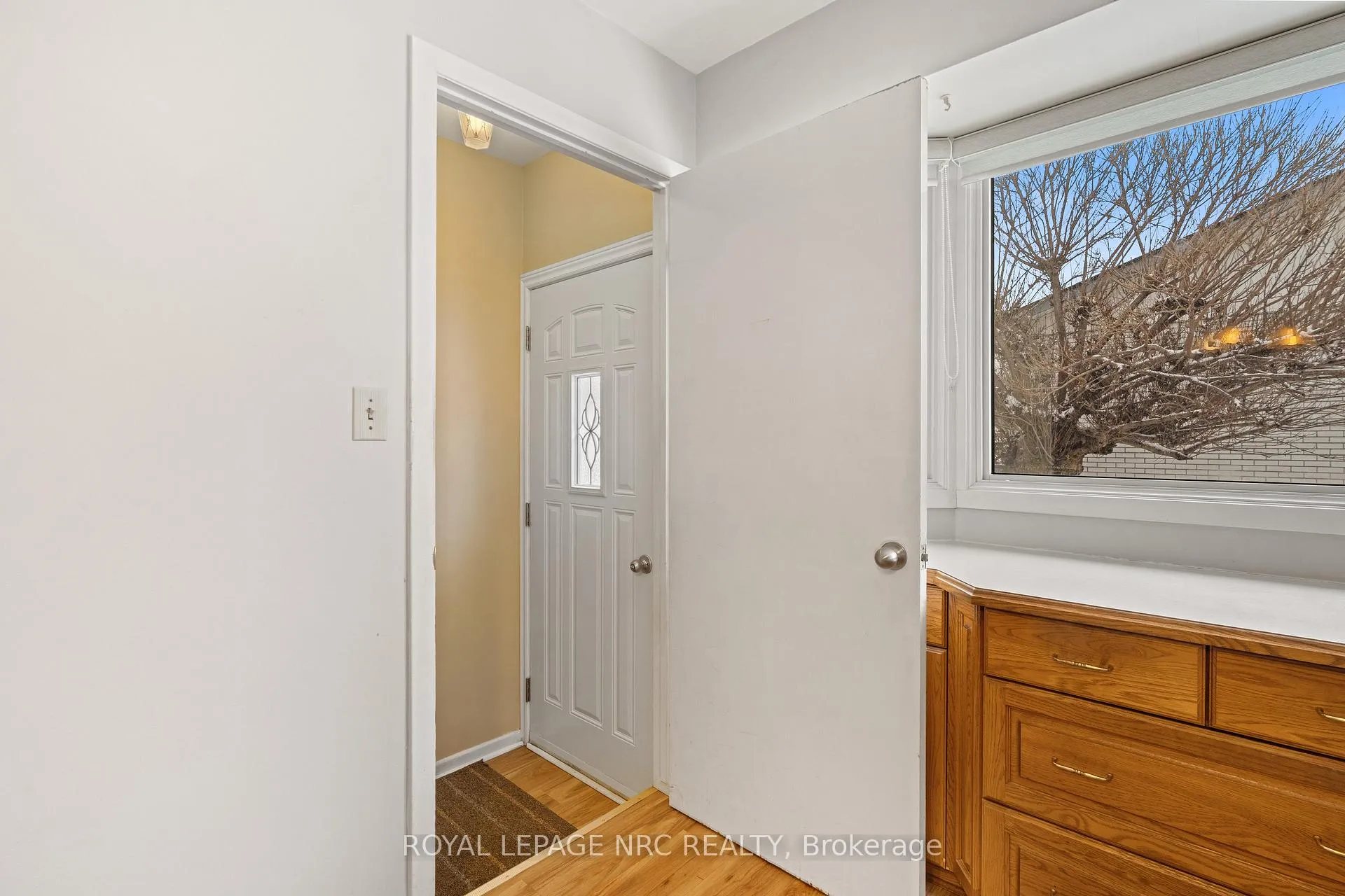 Photo 13 of 6 Brookbanks Drive N, St. Catharines, Lakeport — HOMEH