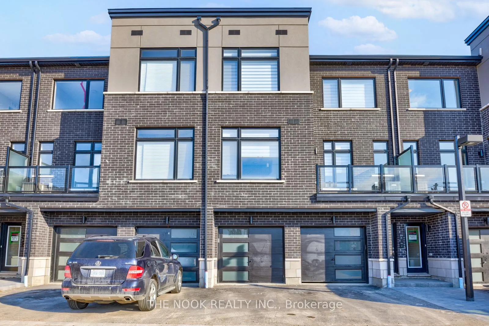 Photo 3 of Unit 108, 2550 Castlegate Crossings Drive, Pickering, Duffin Heights — HOMEH