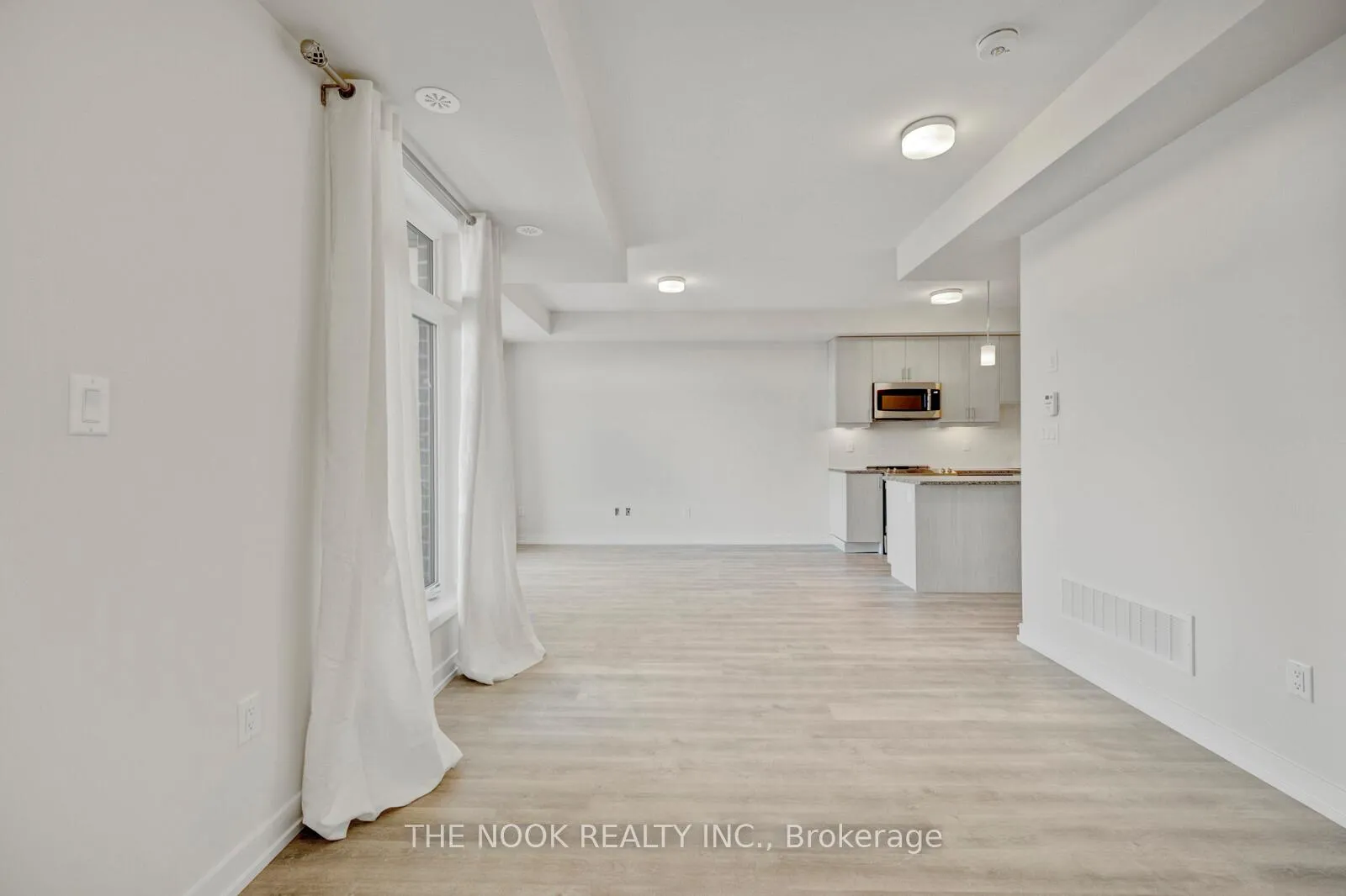 Photo 10 of Unit 108, 2550 Castlegate Crossings Drive, Pickering, Duffin Heights — HOMEH
