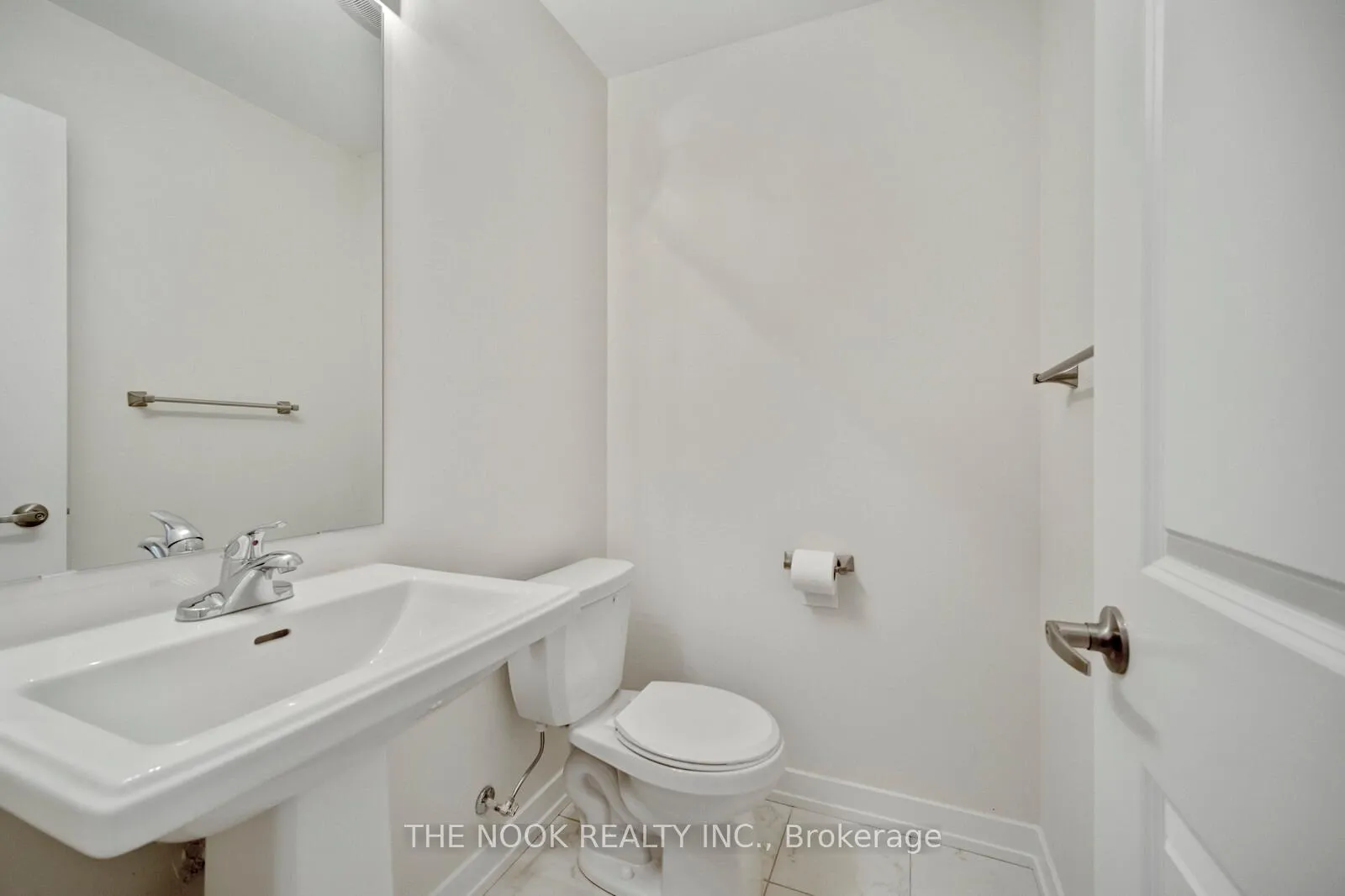 Photo 11 of Unit 108, 2550 Castlegate Crossings Drive, Pickering, Duffin Heights — HOMEH