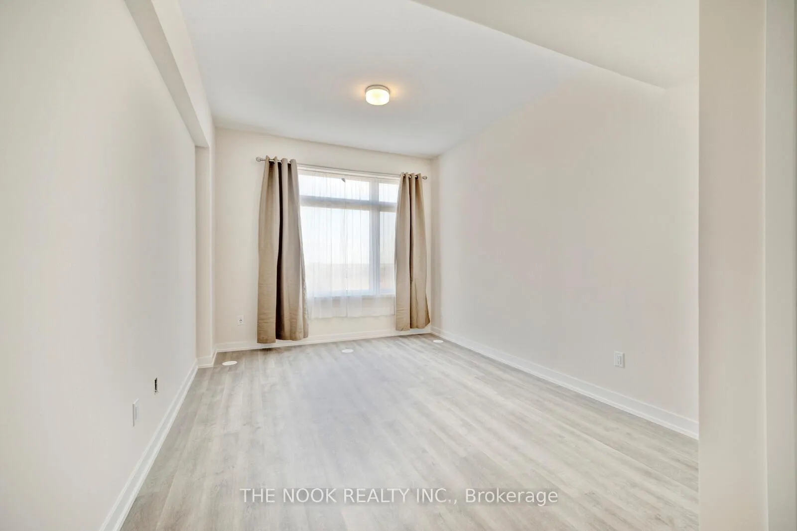 Photo 12 of Unit 108, 2550 Castlegate Crossings Drive, Pickering, Duffin Heights — HOMEH