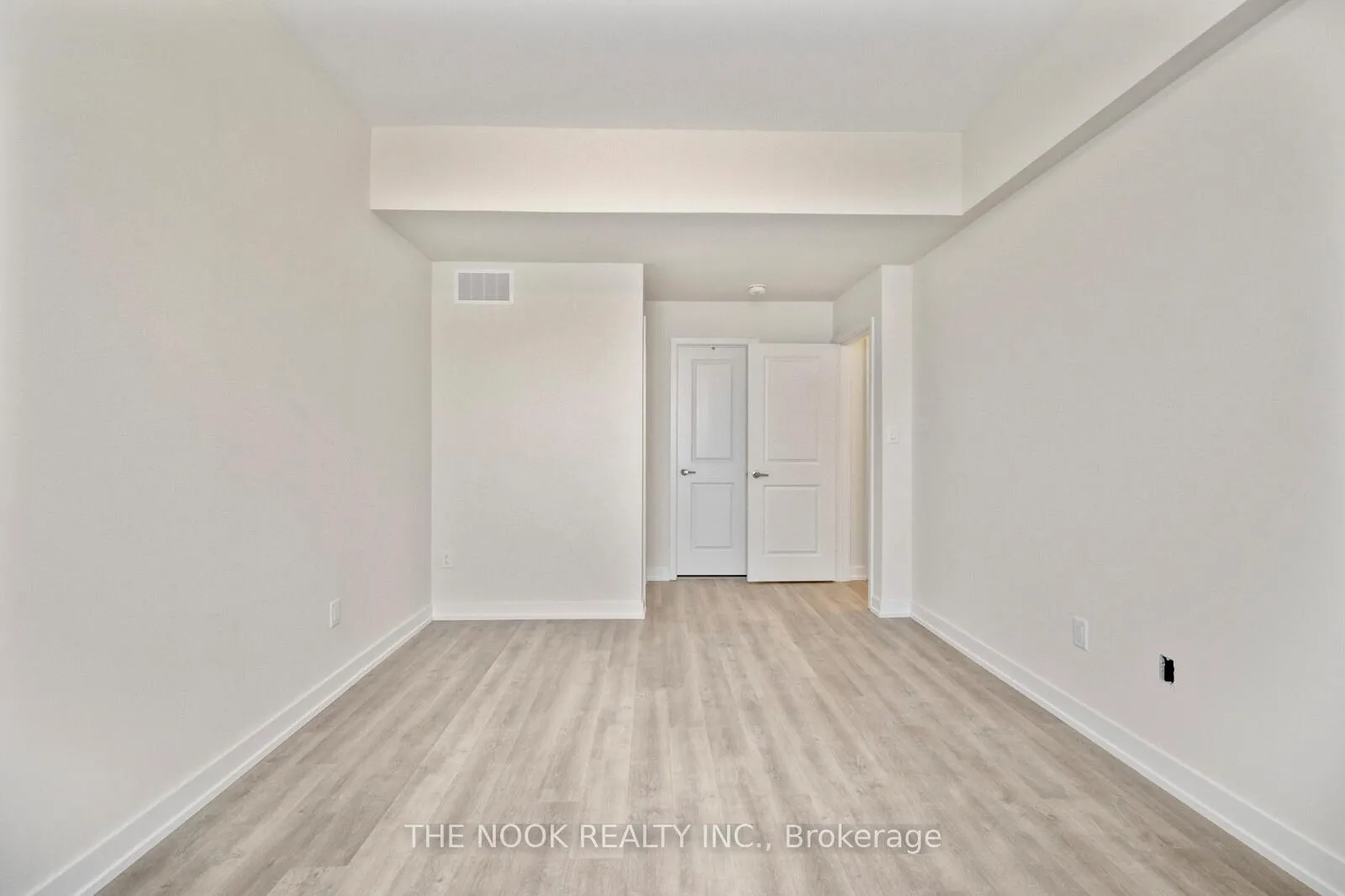 Photo 13 of Unit 108, 2550 Castlegate Crossings Drive, Pickering, Duffin Heights — HOMEH