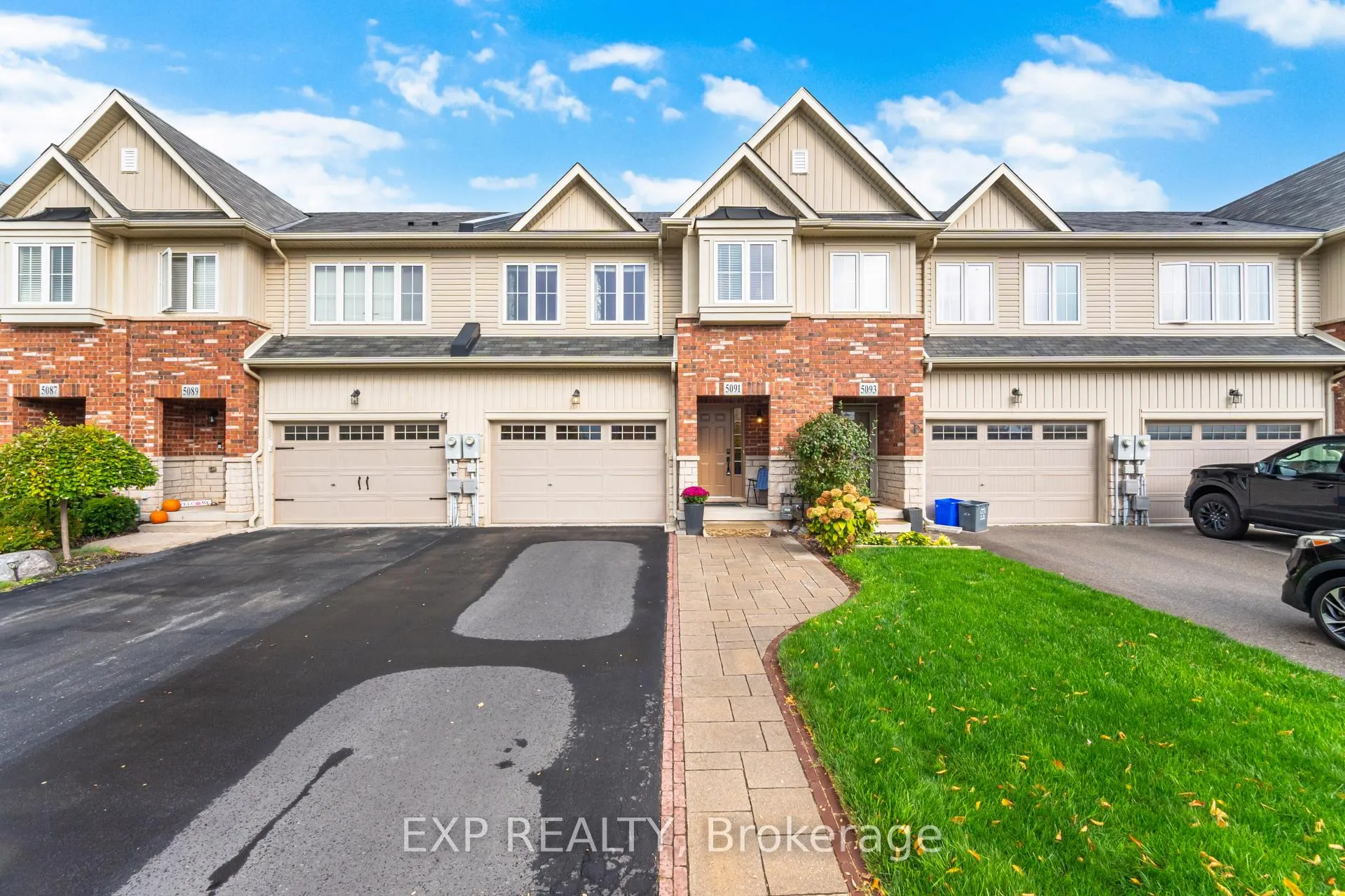 Photo 2 of 5091 Alyssa Drive, Lincoln, Beamsville — HOMEH