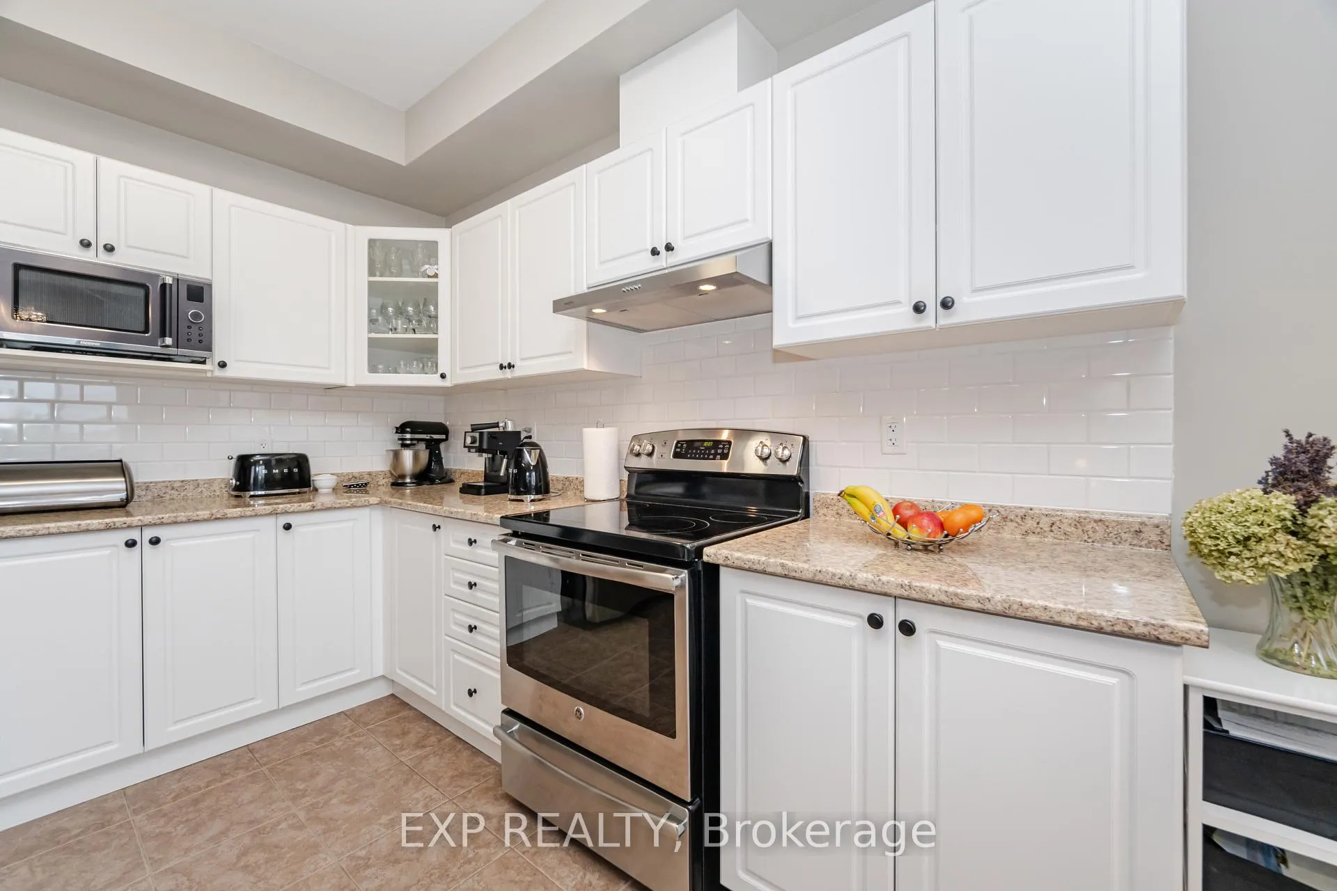 Photo 11 of 5091 Alyssa Drive, Lincoln, Beamsville — HOMEH