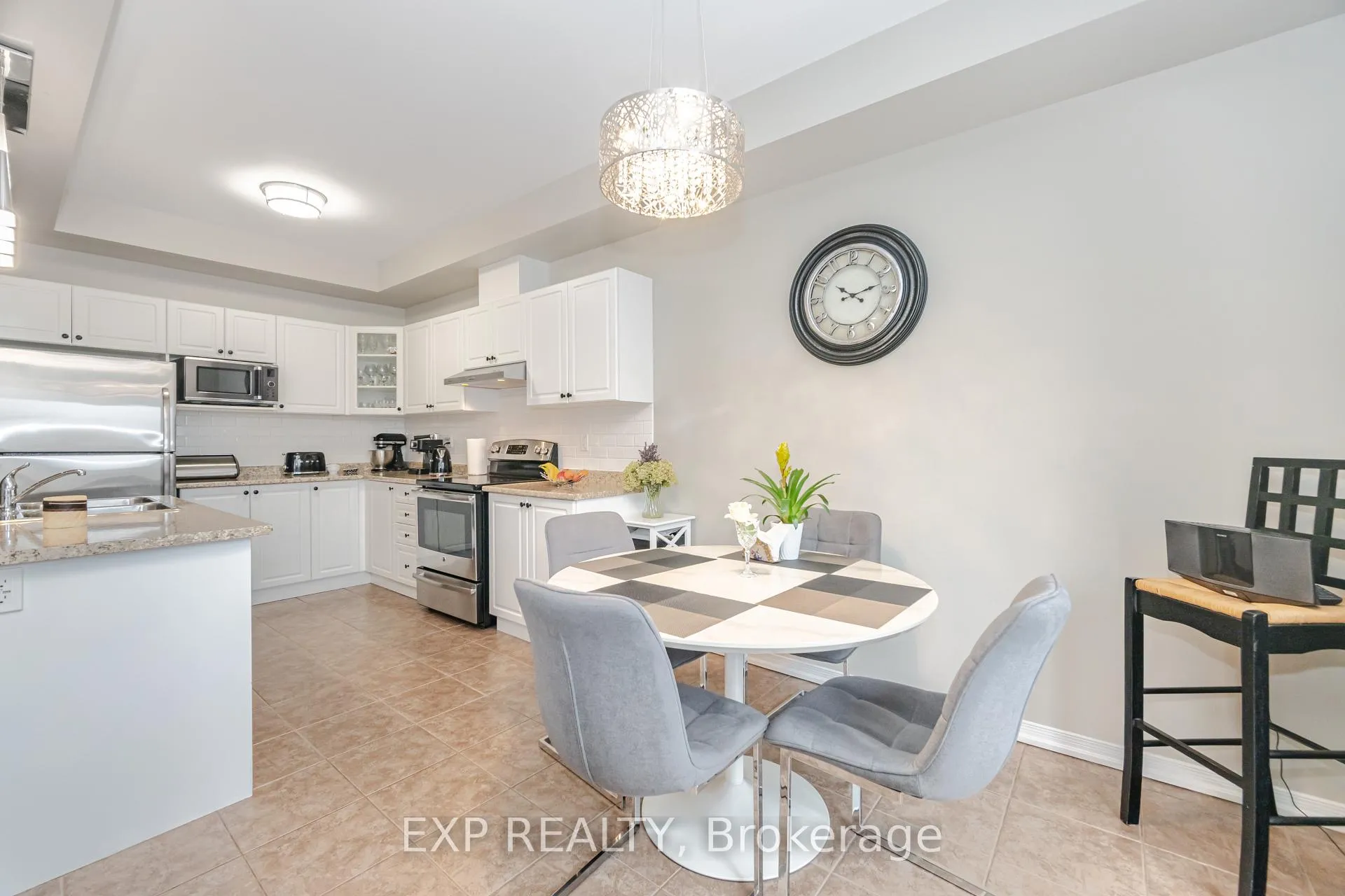 Photo 15 of 5091 Alyssa Drive, Lincoln, Beamsville — HOMEH