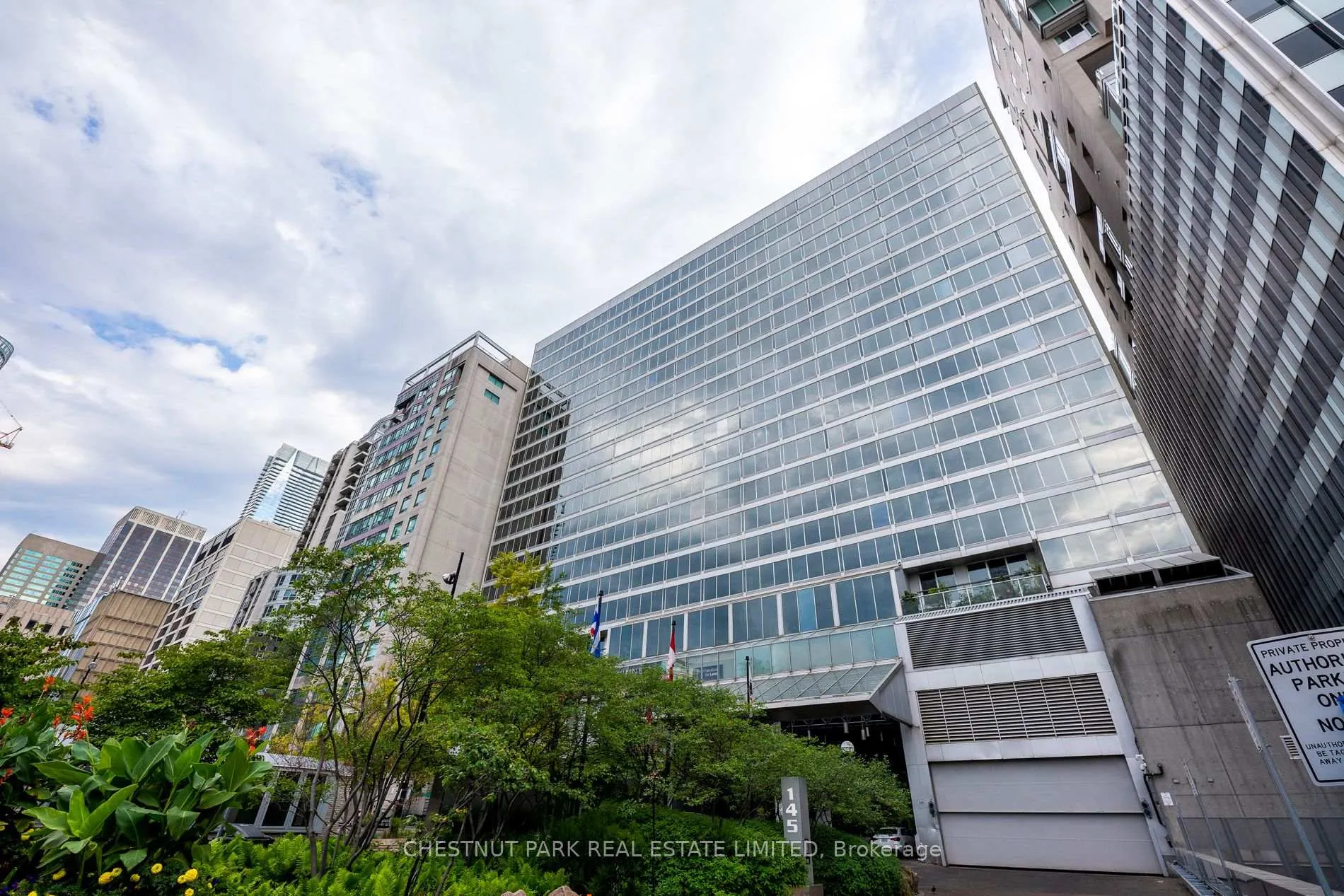 Front of Unit 1606, 110 Bloor Street W