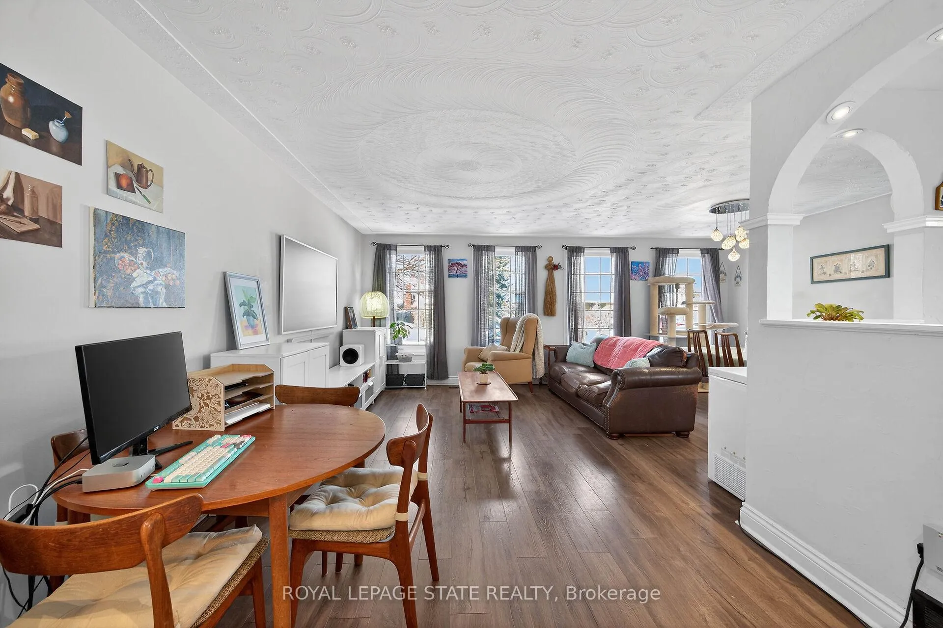 Photo 5 of 327 Eaglewood Drive, Hamilton, Eleanor — HOMEH
