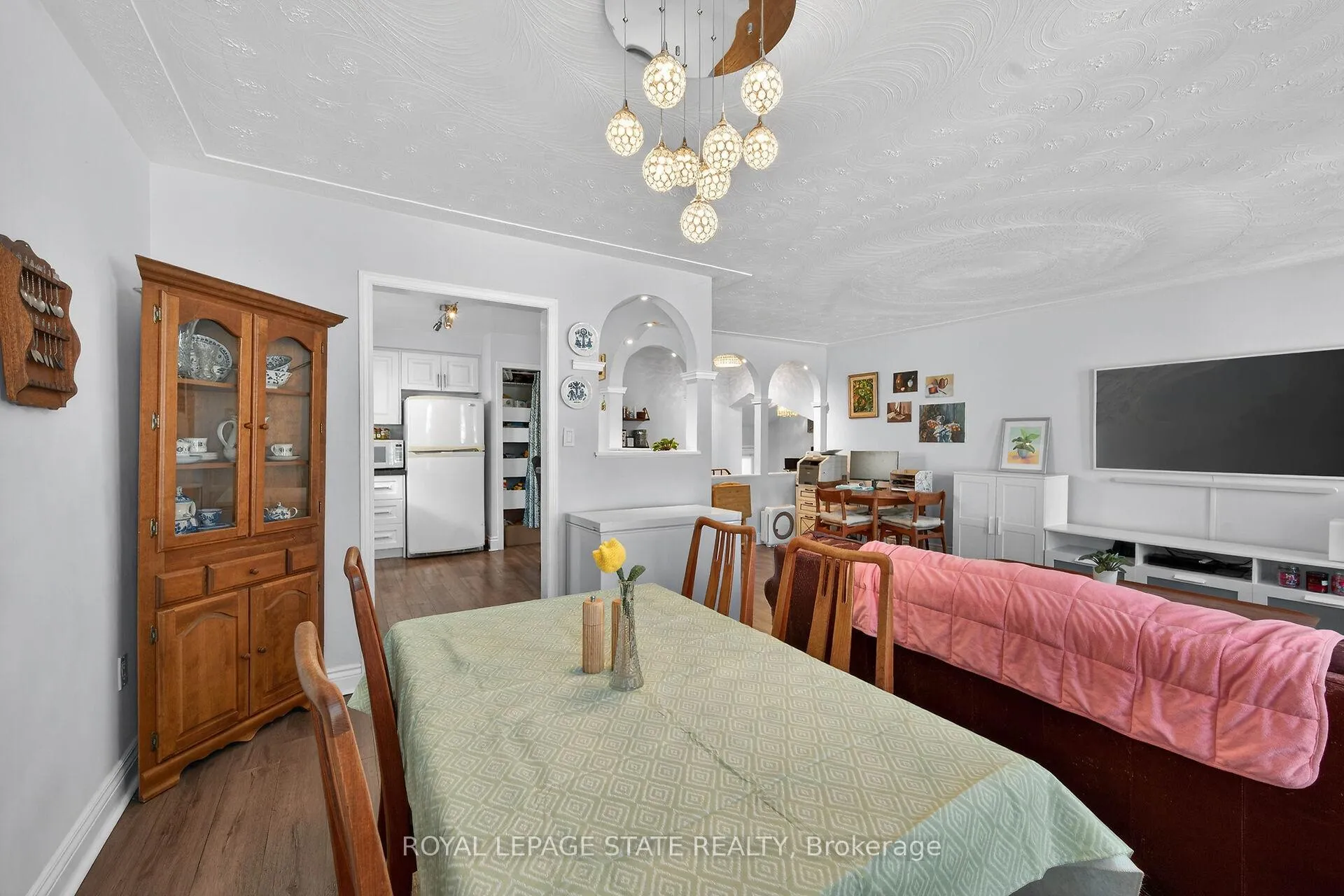 Photo 13 of 327 Eaglewood Drive, Hamilton, Eleanor — HOMEH
