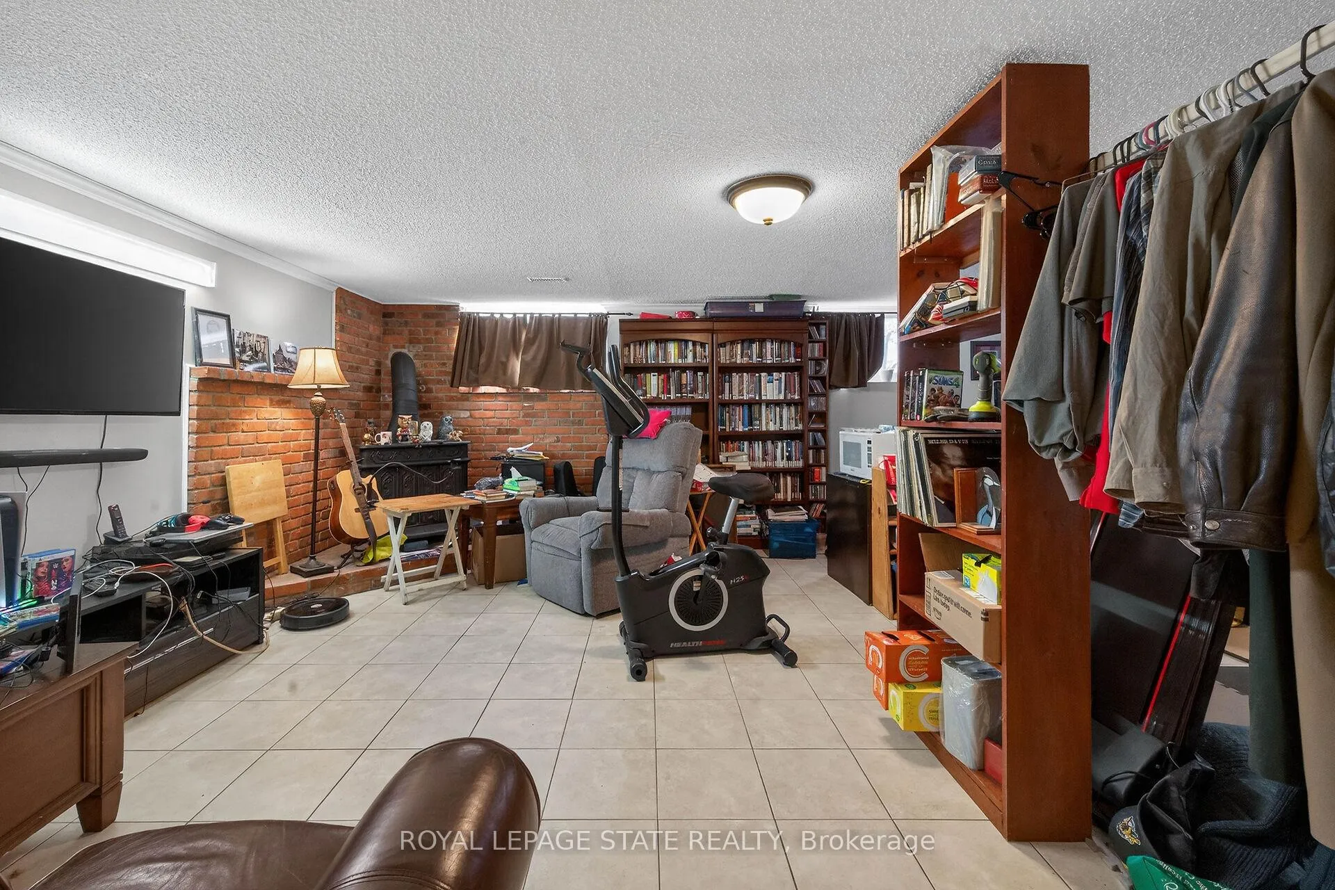 Photo 32 of 327 Eaglewood Drive, Hamilton, Eleanor — HOMEH