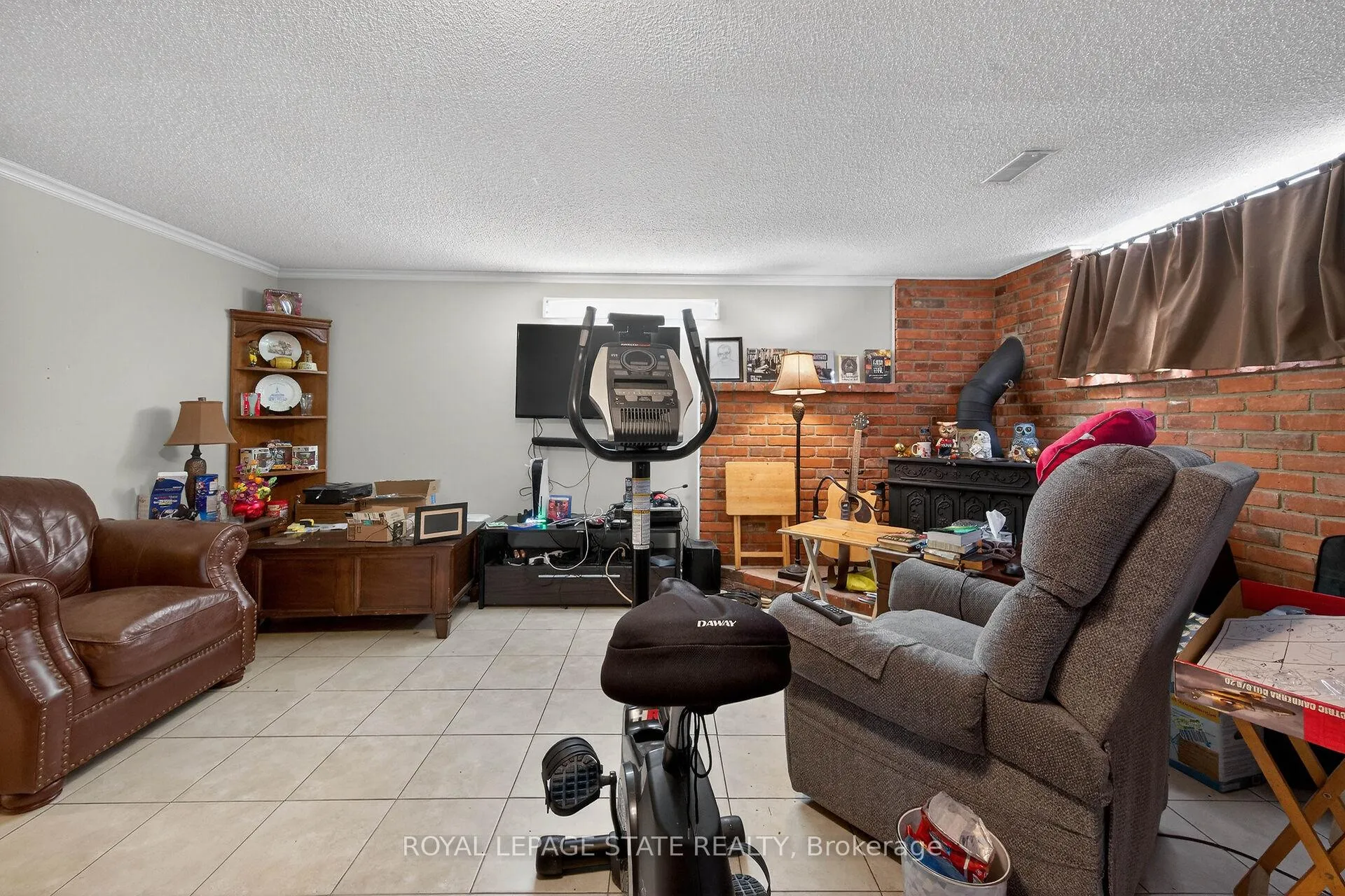 Photo 33 of 327 Eaglewood Drive, Hamilton, Eleanor — HOMEH