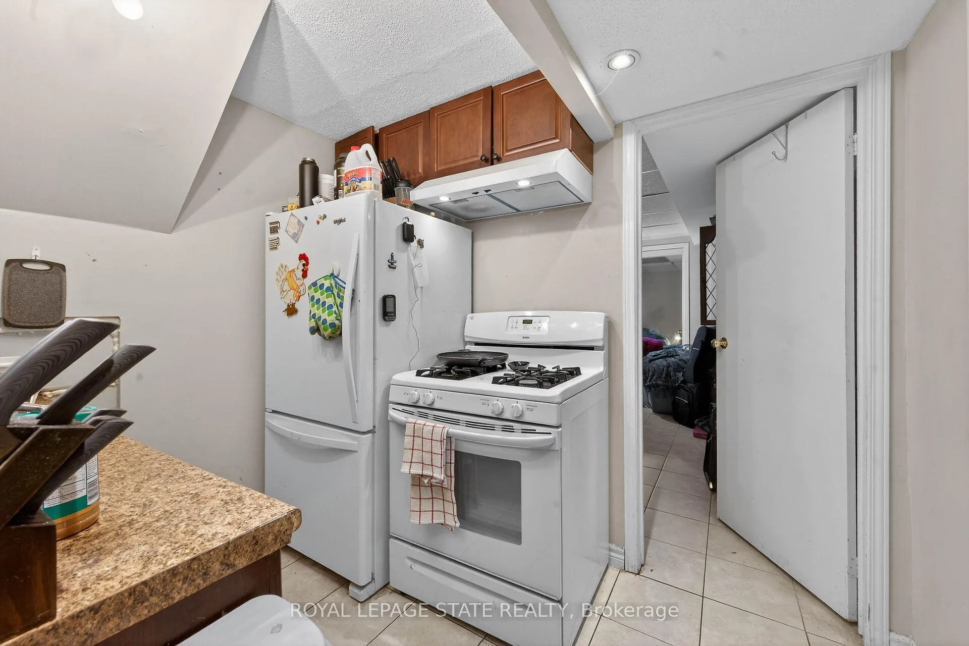 Photo 38 of 327 Eaglewood Drive, Hamilton, Eleanor — HOMEH