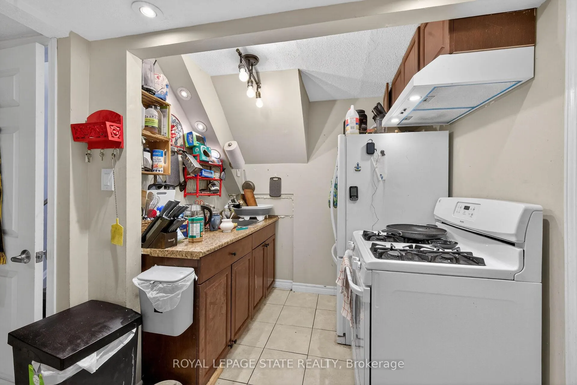 Photo 39 of 327 Eaglewood Drive, Hamilton, Eleanor — HOMEH