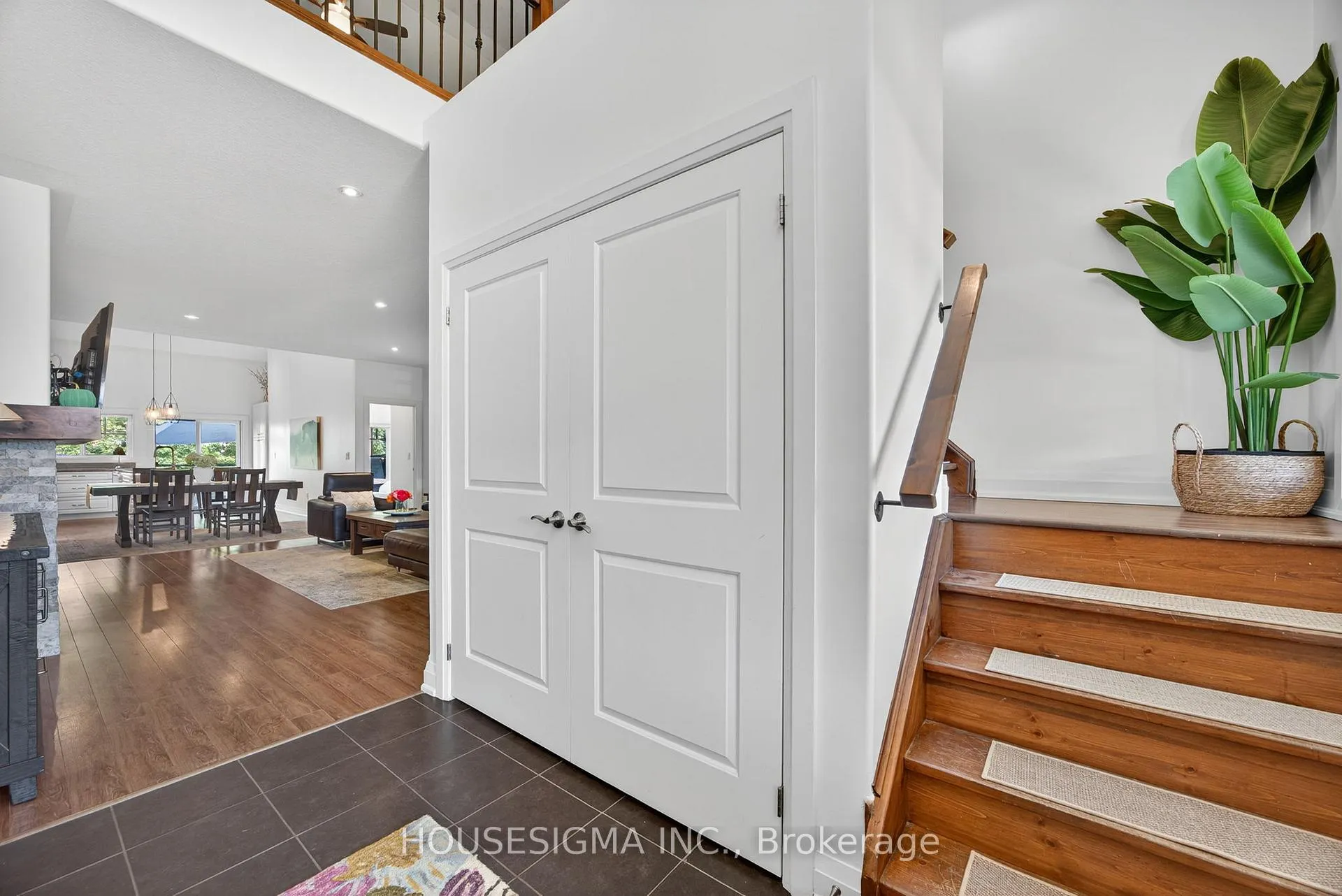 Photo 7 of 69 Landscape Drive, Oro-Medonte, Horseshoe Valley — HOMEH