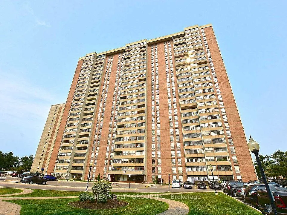 Front of Unit 1105, 18 Knightsbridge Road