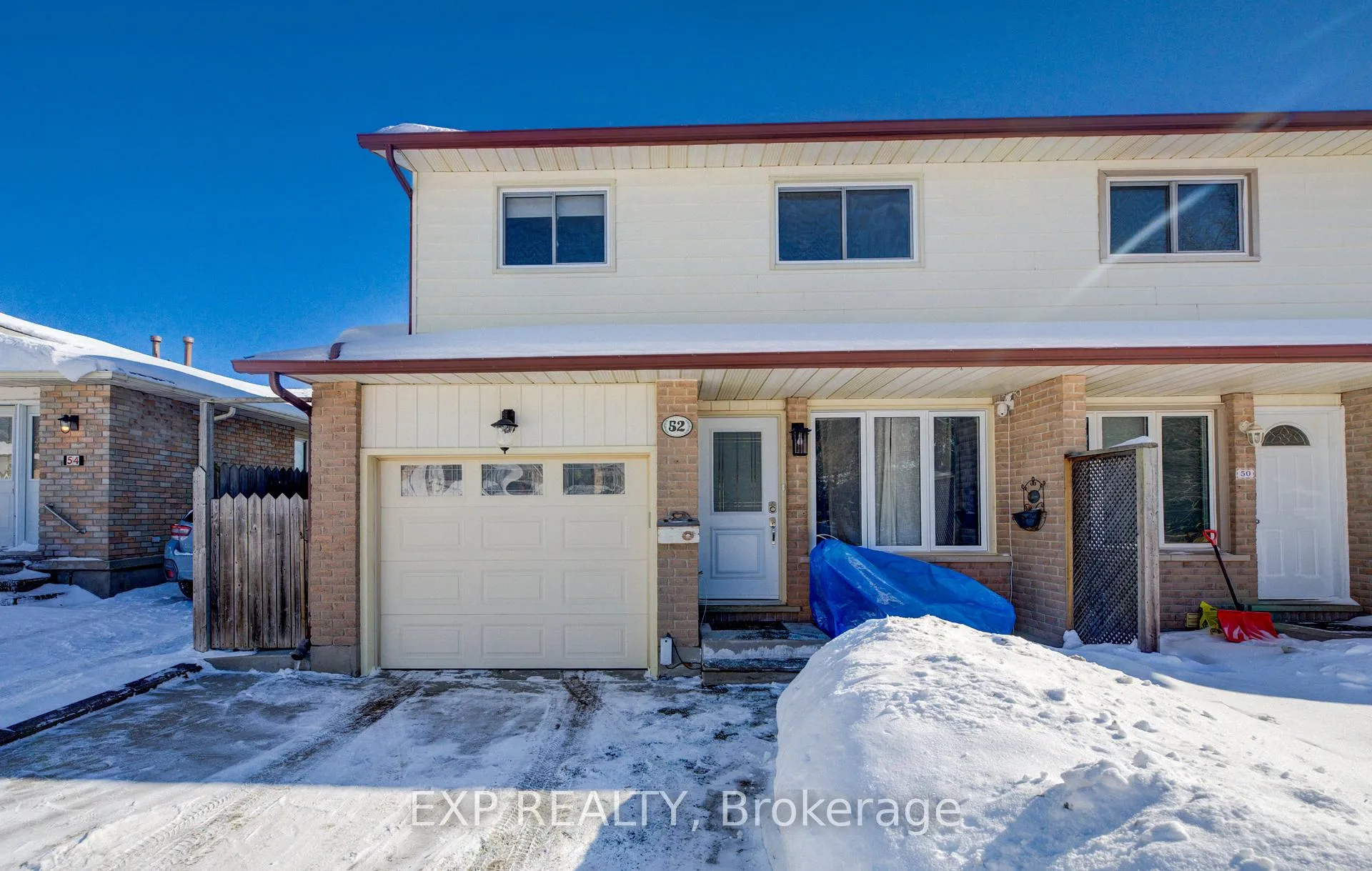 Photo 3 of 52 Uxbridge Crescent, Kitchener — HOMEH