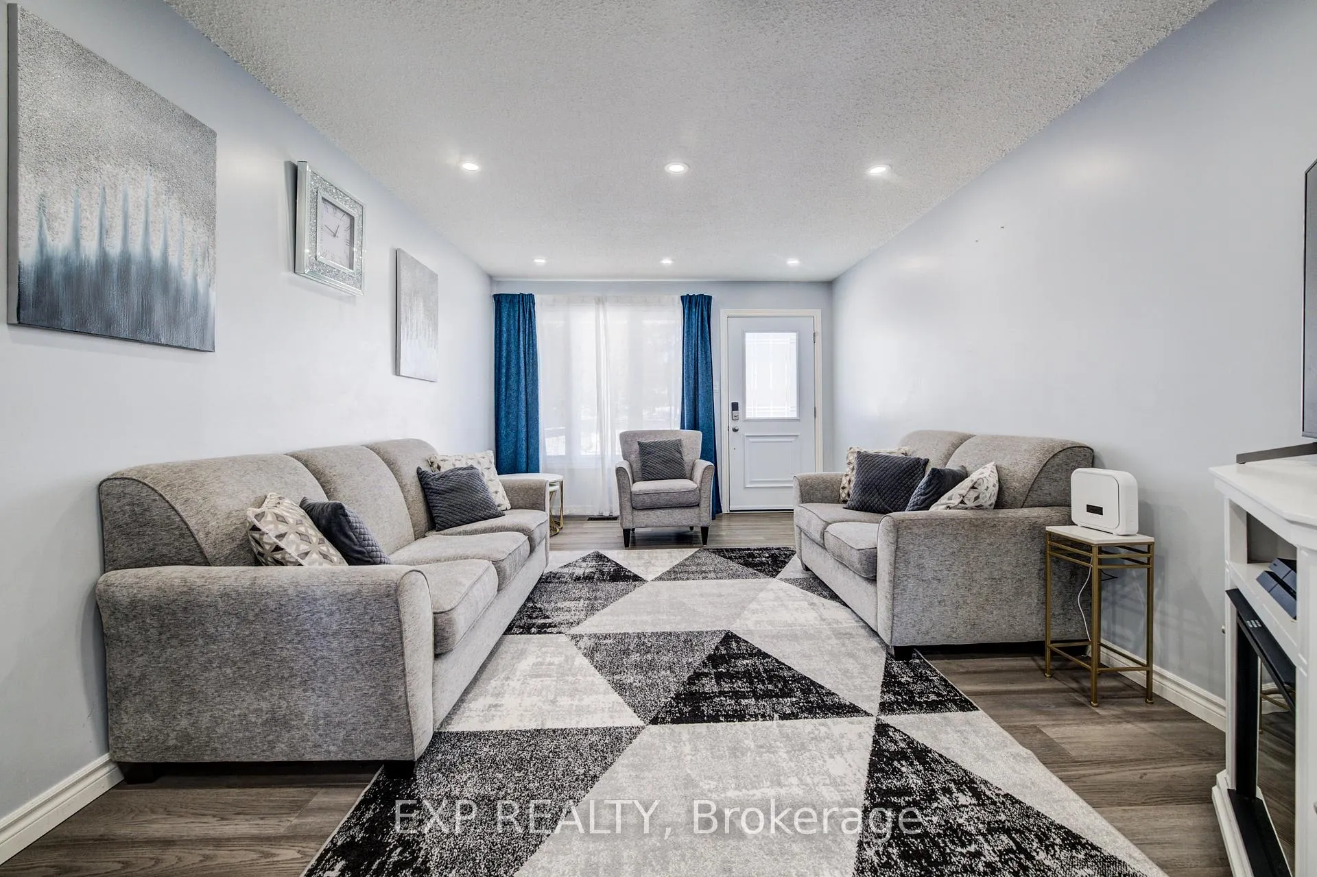 Photo 4 of 52 Uxbridge Crescent, Kitchener — HOMEH