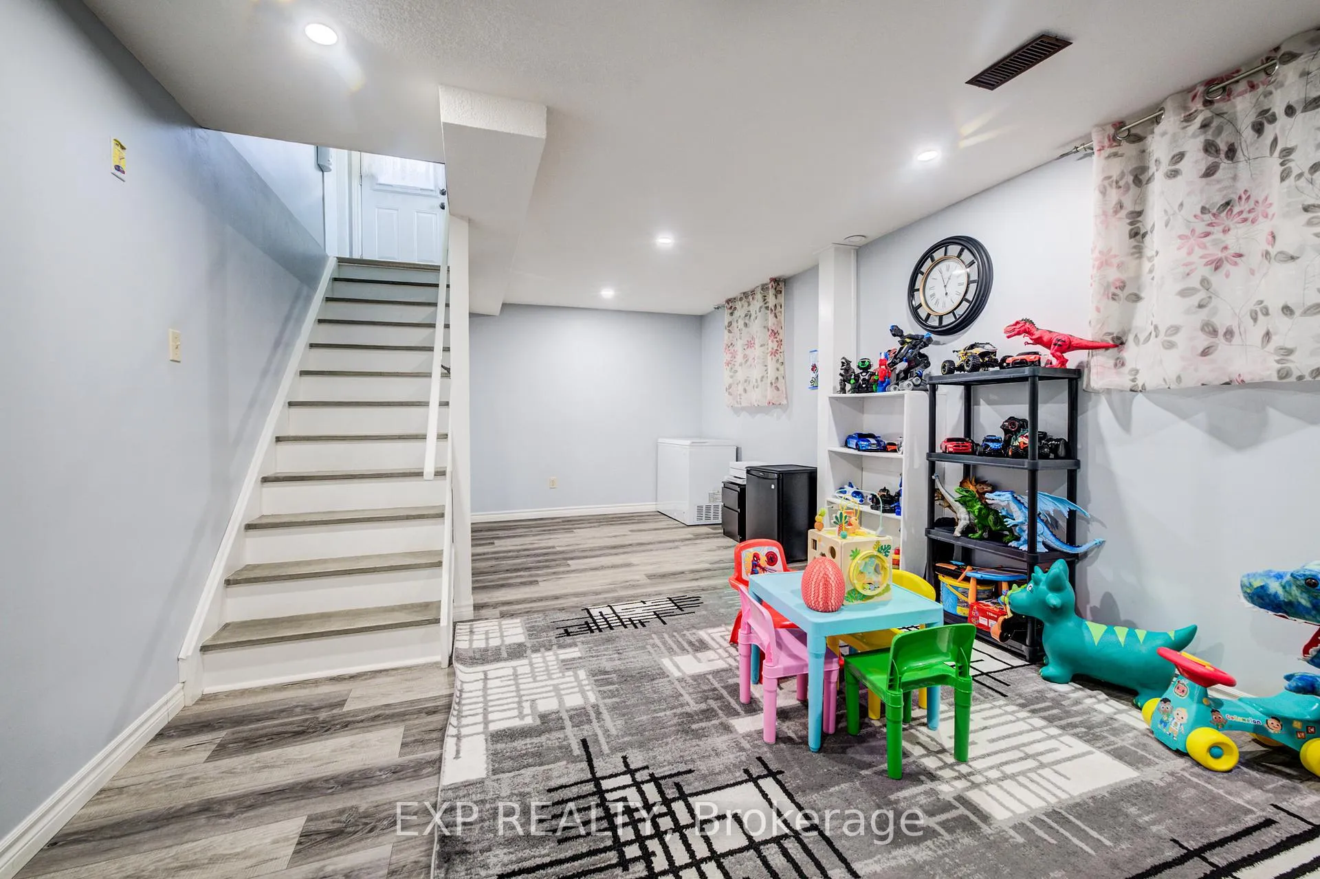 Photo 18 of 52 Uxbridge Crescent, Kitchener — HOMEH