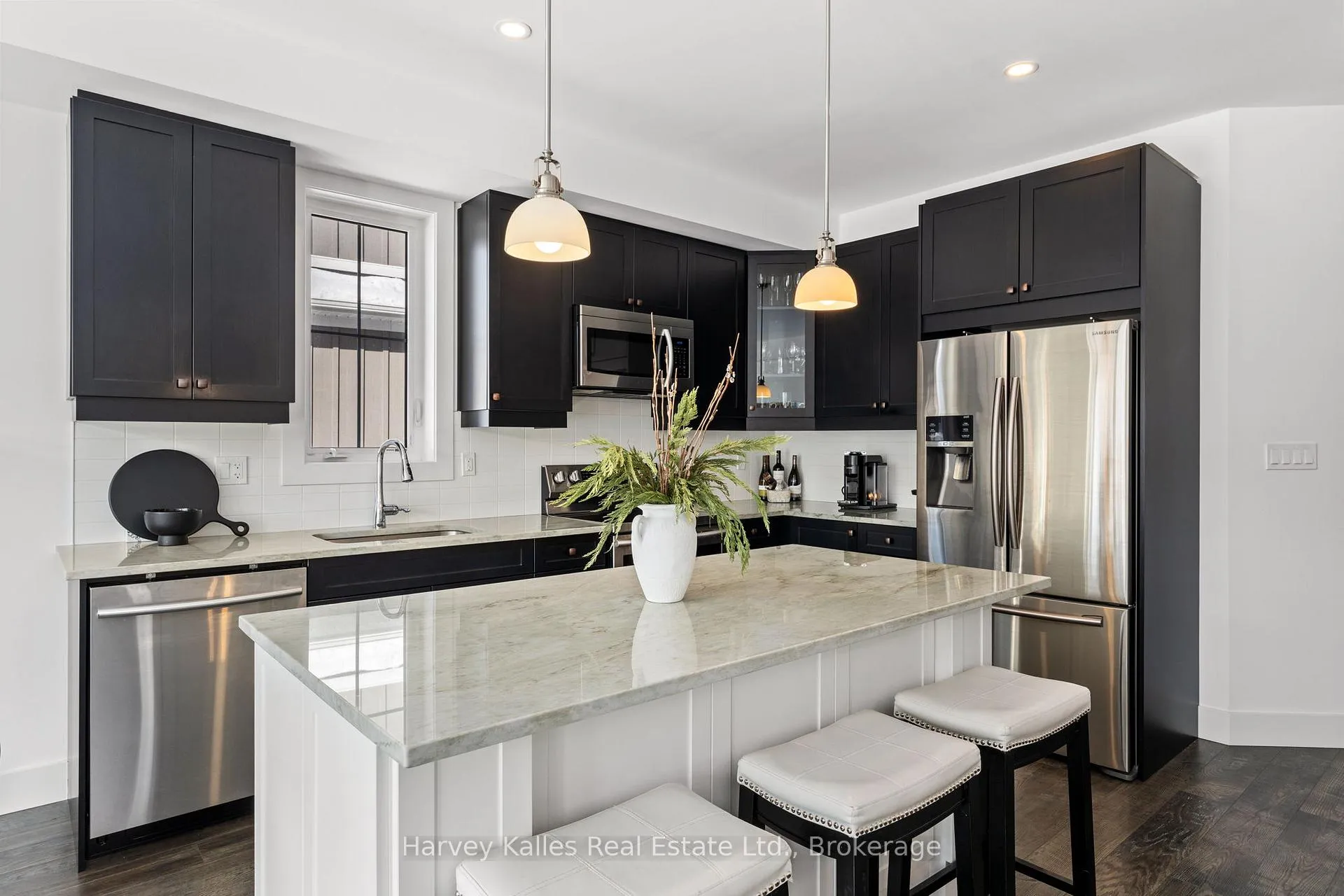 Photo 7 of 236 Yellow Birch Crescent, Blue Mountains — HOMEH