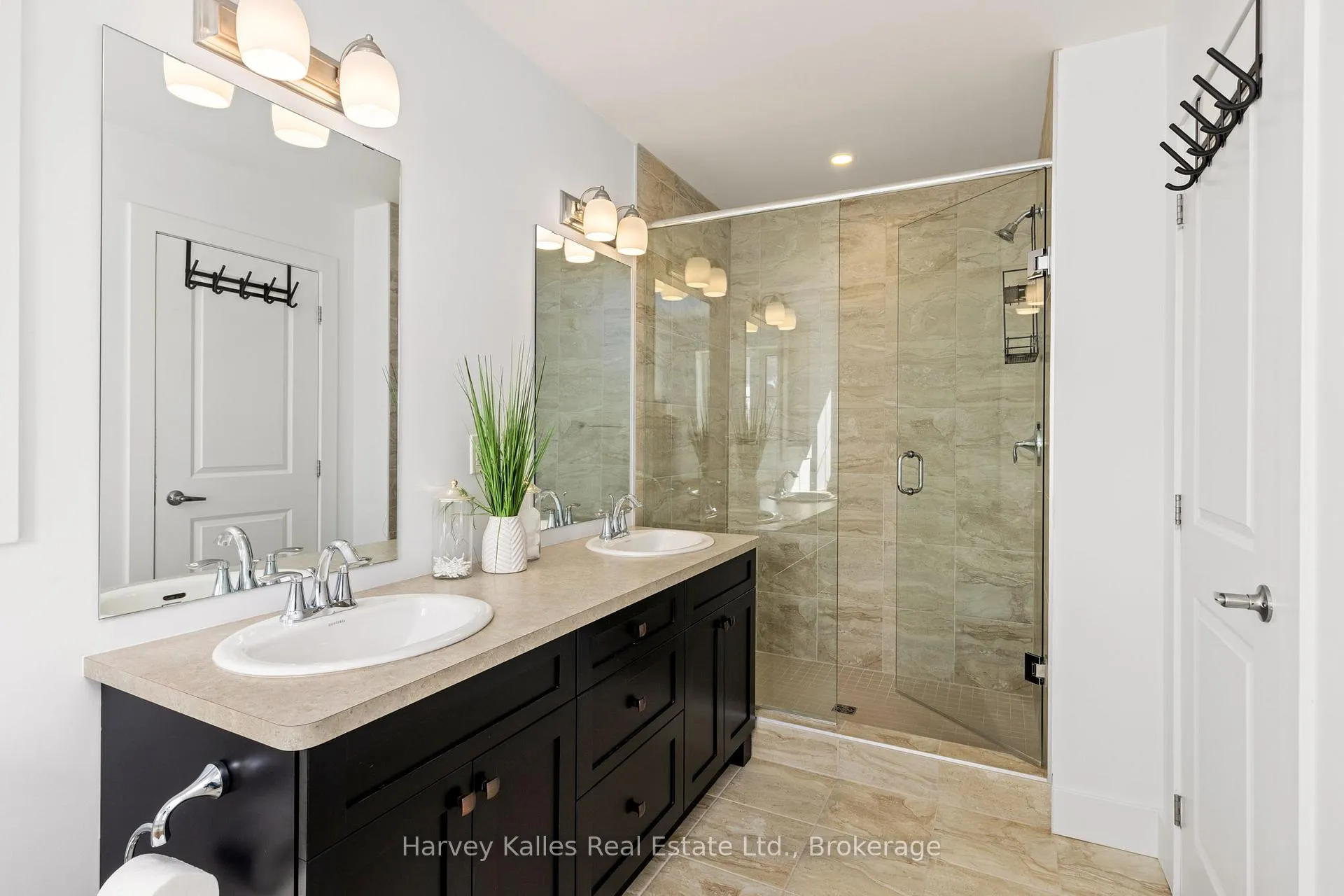 Photo 22 of 236 Yellow Birch Crescent, Blue Mountains — HOMEH