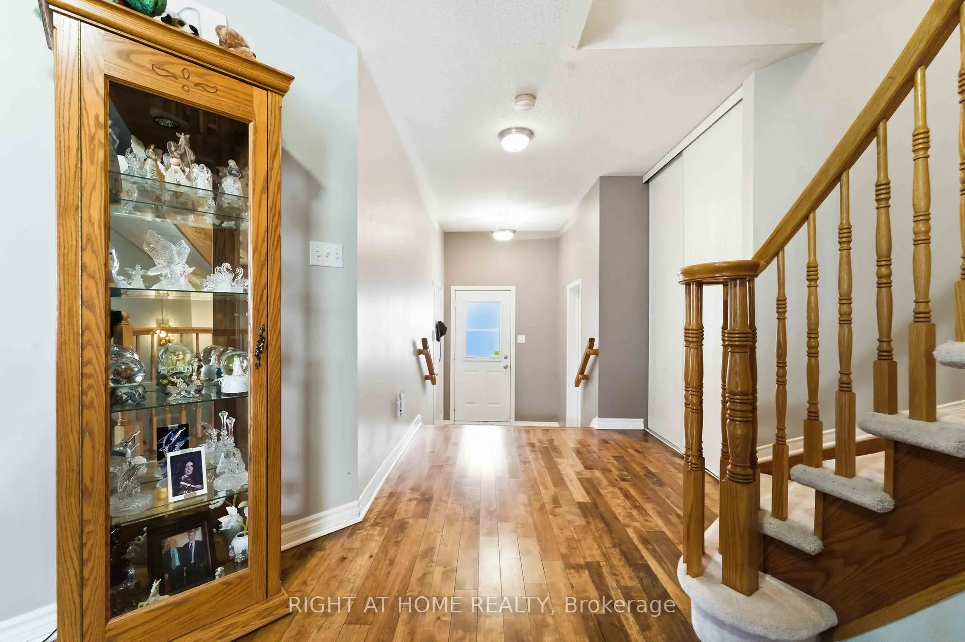 Photo 3 of 6254 Sablewood Place, Ottawa, Chapel Hill — HOMEH