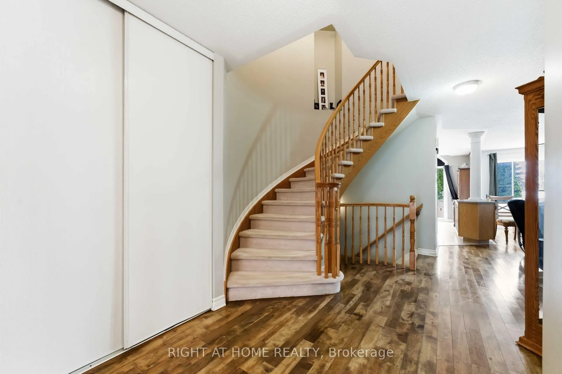 Photo 5 of 6254 Sablewood Place, Ottawa, Chapel Hill — HOMEH