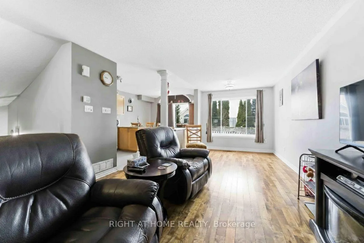 Photo 7 of 6254 Sablewood Place, Ottawa, Chapel Hill — HOMEH