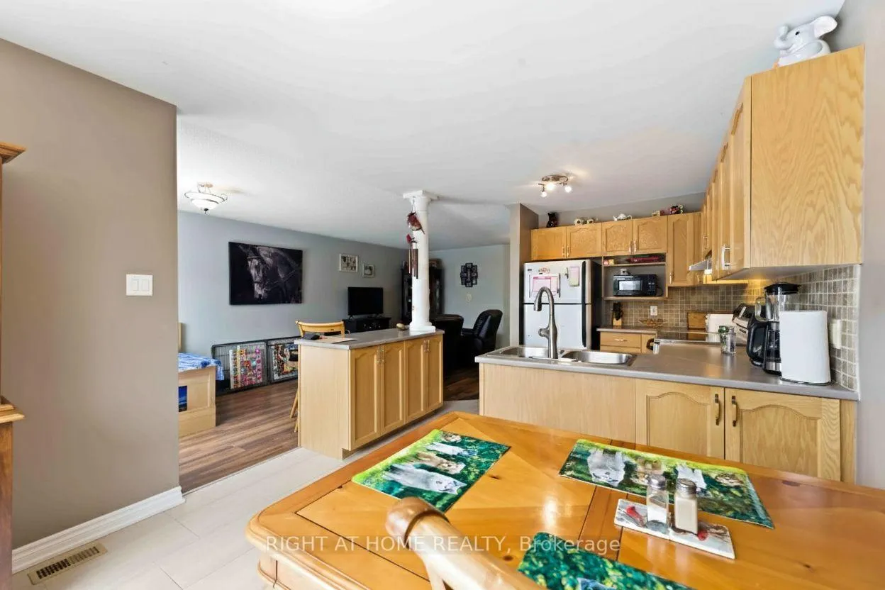 Photo 11 of 6254 Sablewood Place, Ottawa, Chapel Hill — HOMEH